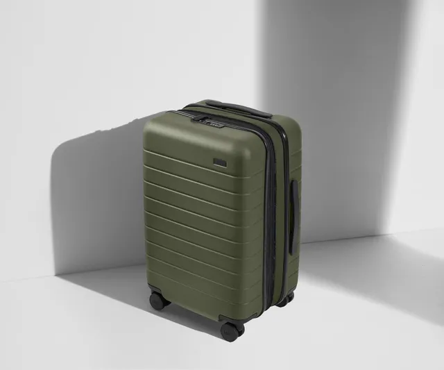 away-carry-on-flex-valise-cabine-vert-olive-extensible image 1