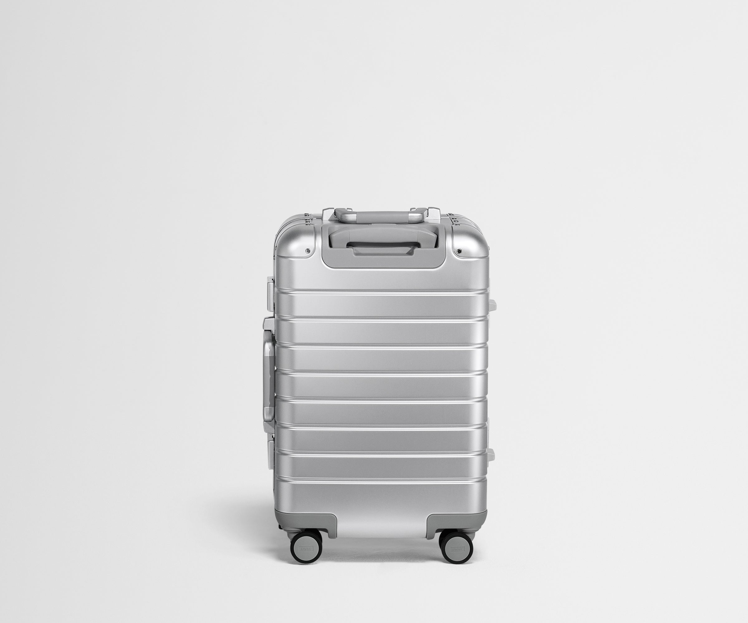 away-aluminum-carry-on-valise-cabine-silver-aluminium image 6