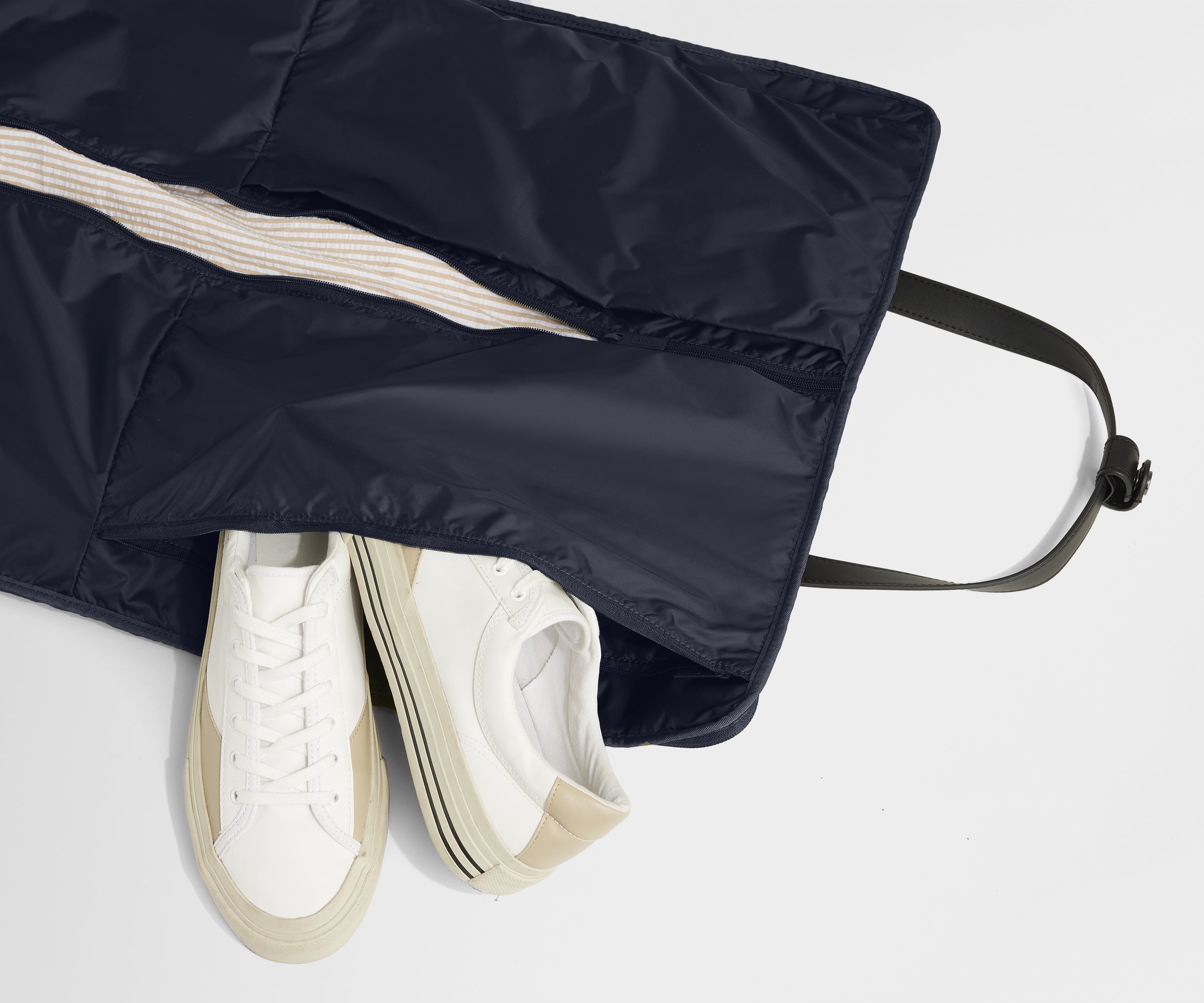 away-garment-sac-voyage-navy-blue-porte-habits-cabine image 4