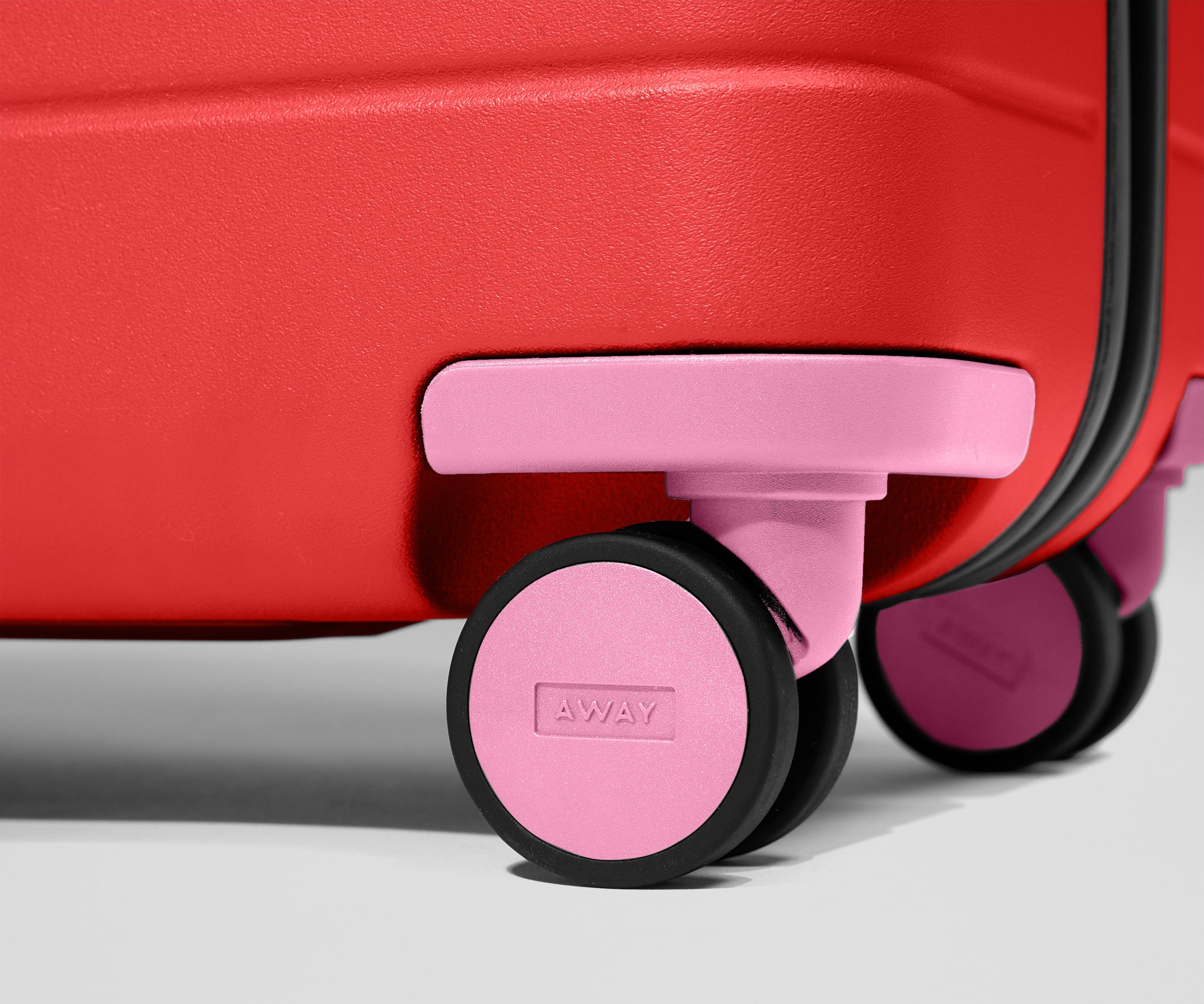 away-carry-on-kit-roulettes-valise-cabine-peony-pink-360 image 2