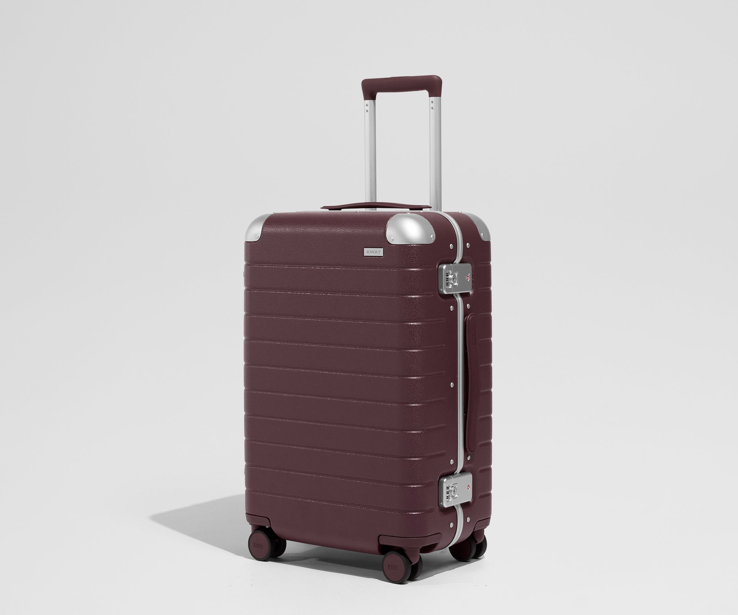 away-aluminum-edge-bigger-carry-on-valise-cabine-rouge-oxblood image 1