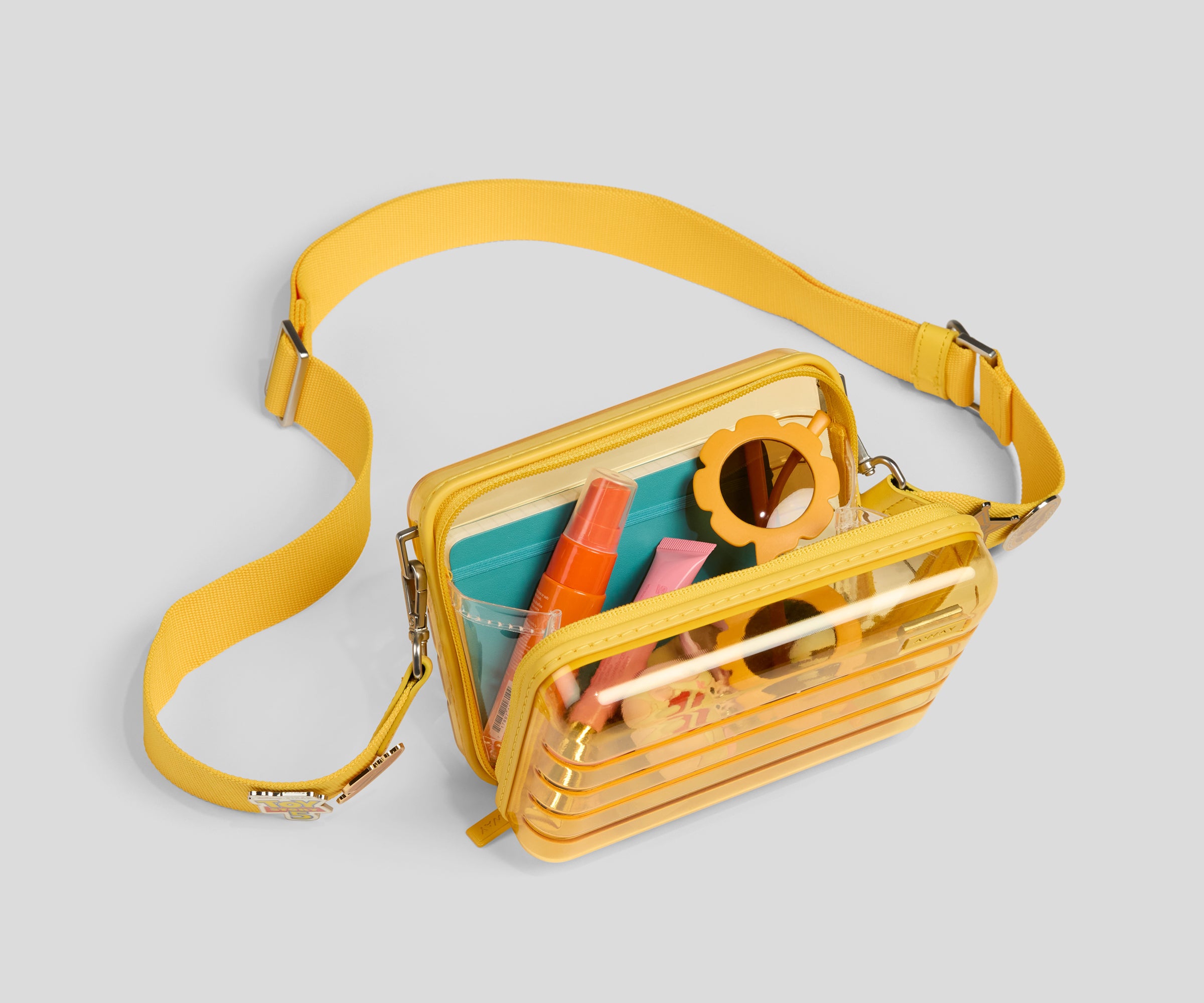 away-toy-story-5-stadium-bag-sac-transparent-woody-yellow-pins-inclus image 3