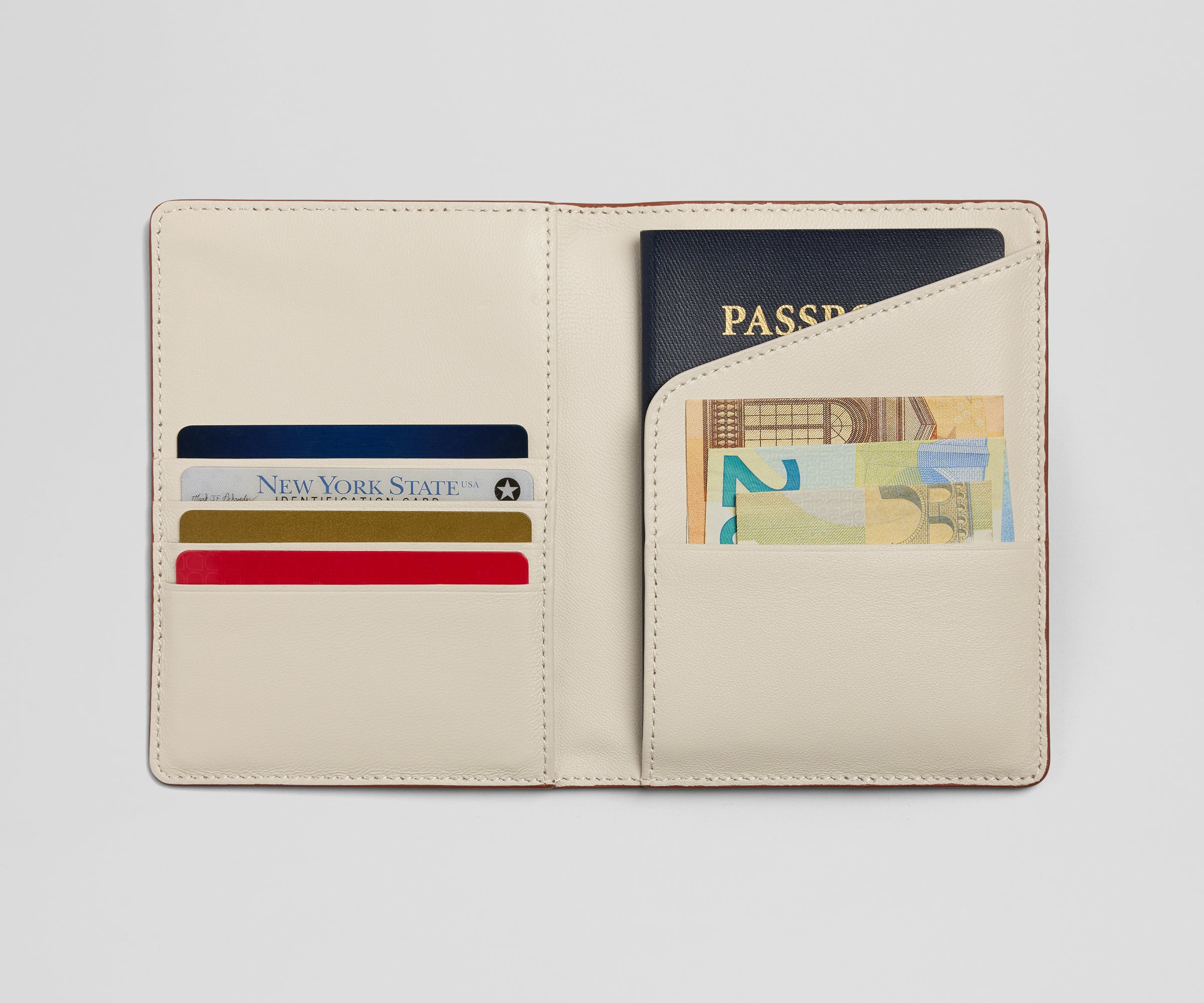 away-porte-passeport-cuir-marron-selle-saddle-brown image 2