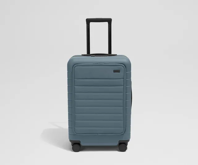 away-executive-bigger-carry-on-valise-cabine-bleu-coast-blue image 1