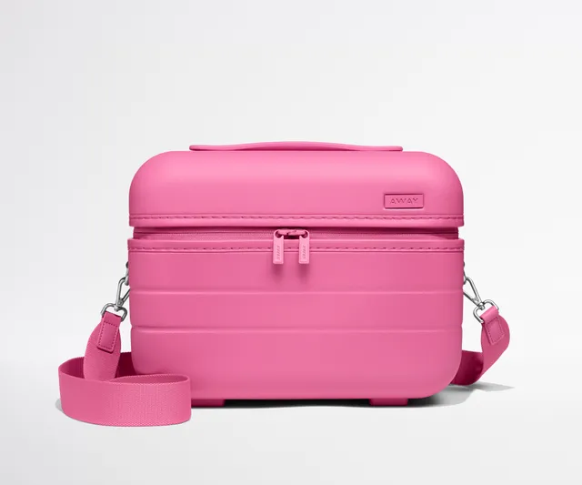 away-train-case-trousse-toilette-rose-rigide image 1