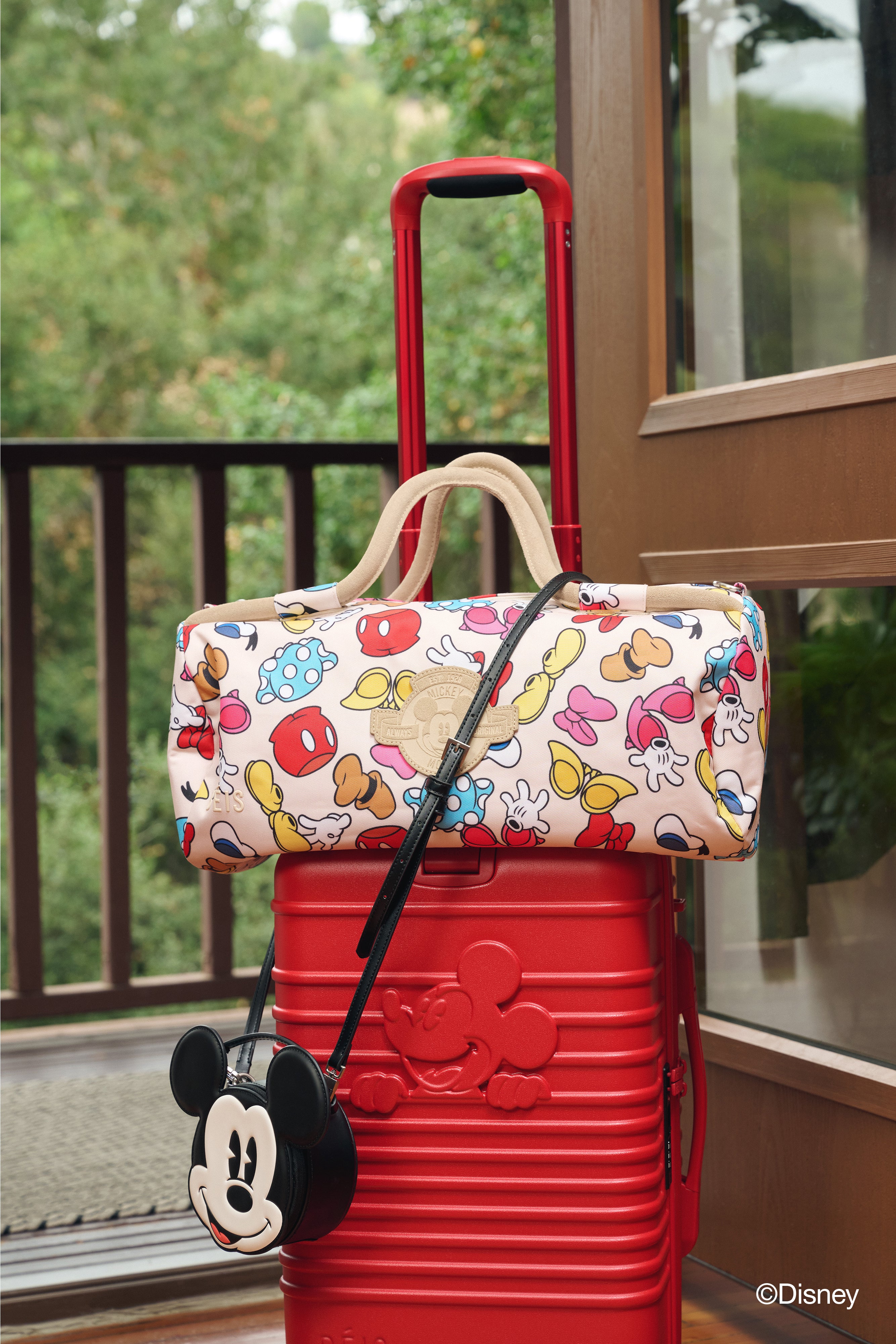 beis-the-disney-medium-duffle-sac-voyage-mickey-friends image 3
