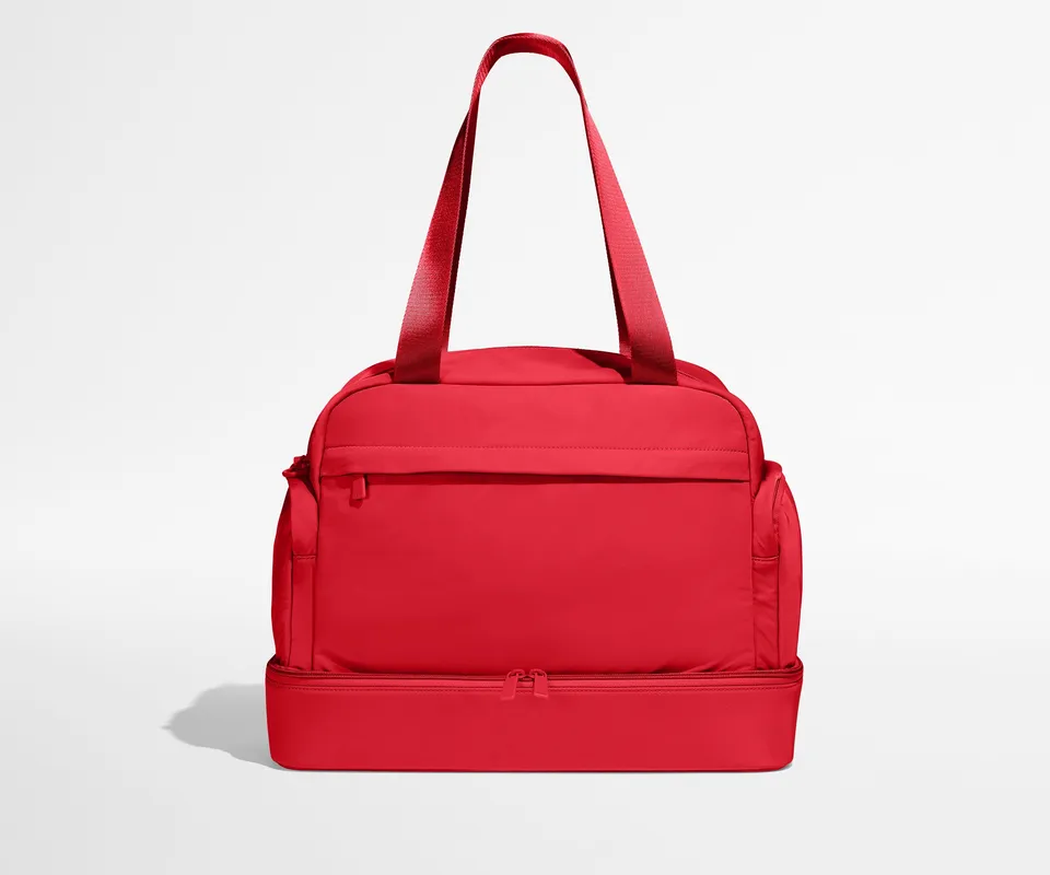 away-featherlight-overnight-sac-week-end-cherry-red image 1