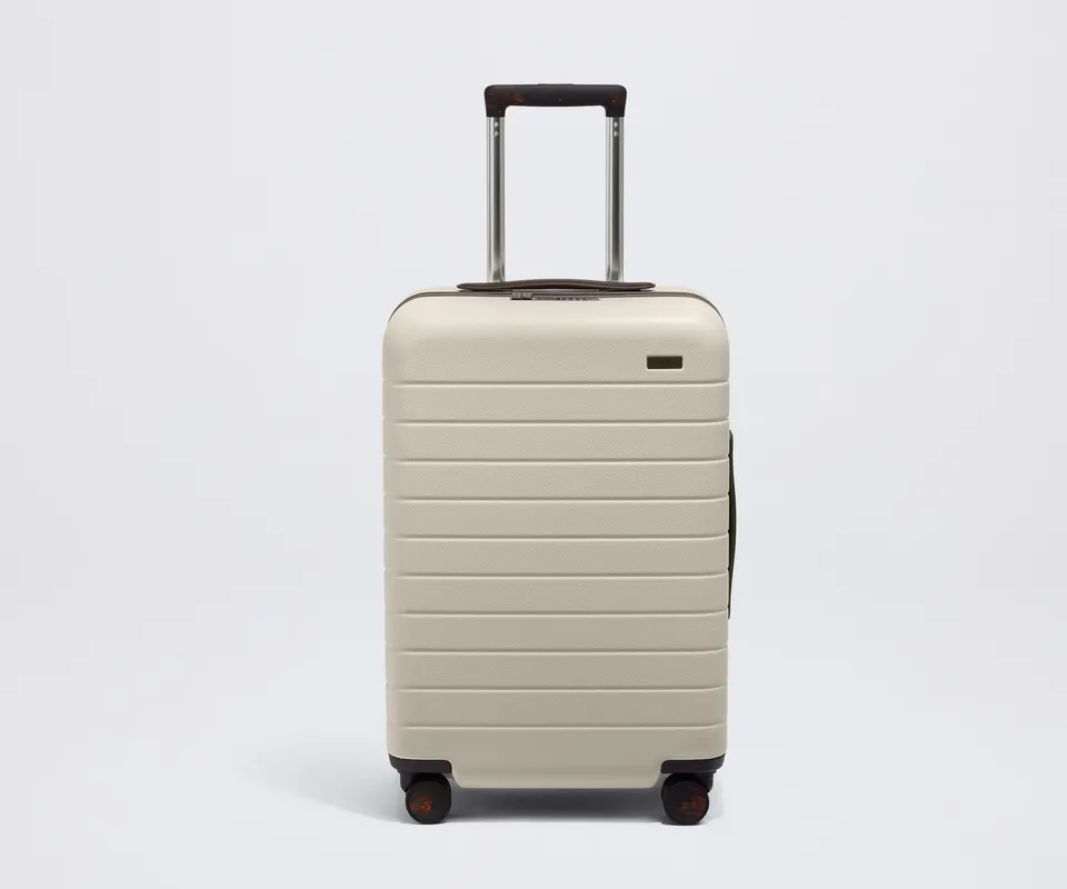 away-carry-on-the-bigger-carry-on-valise-cabine-cr-me image 1