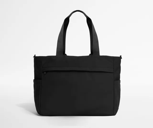 away-featherlight-diaper-tote-sac-langer-jet-black image 1