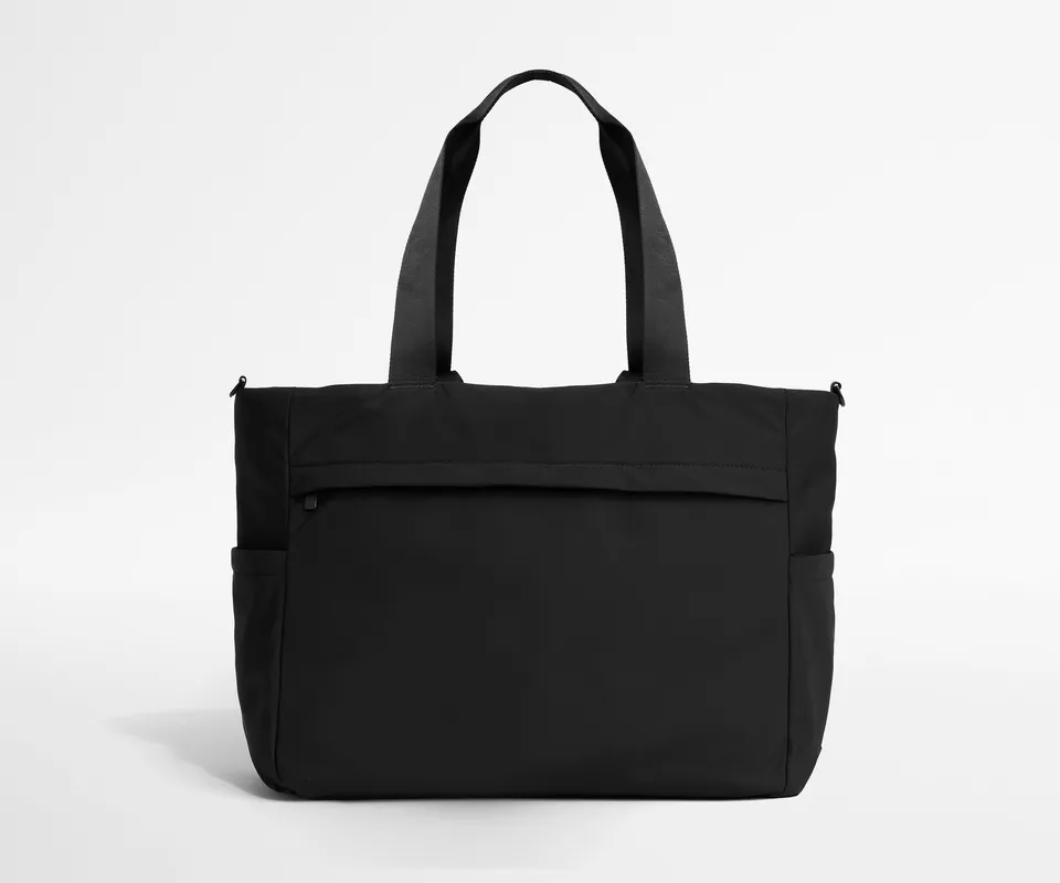 away-featherlight-diaper-tote-sac-langer-jet-black image 1