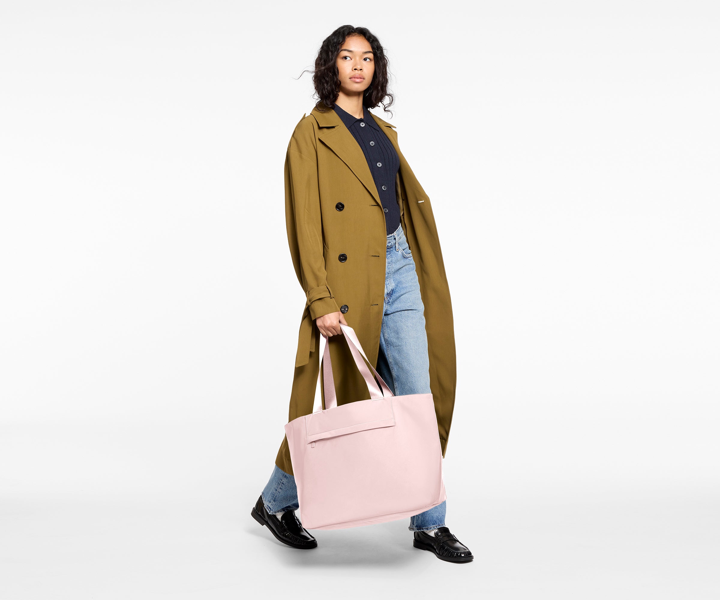 away-featherlight-tote-sac-tote-blush-pink-ordinateur-16-pouces image 4