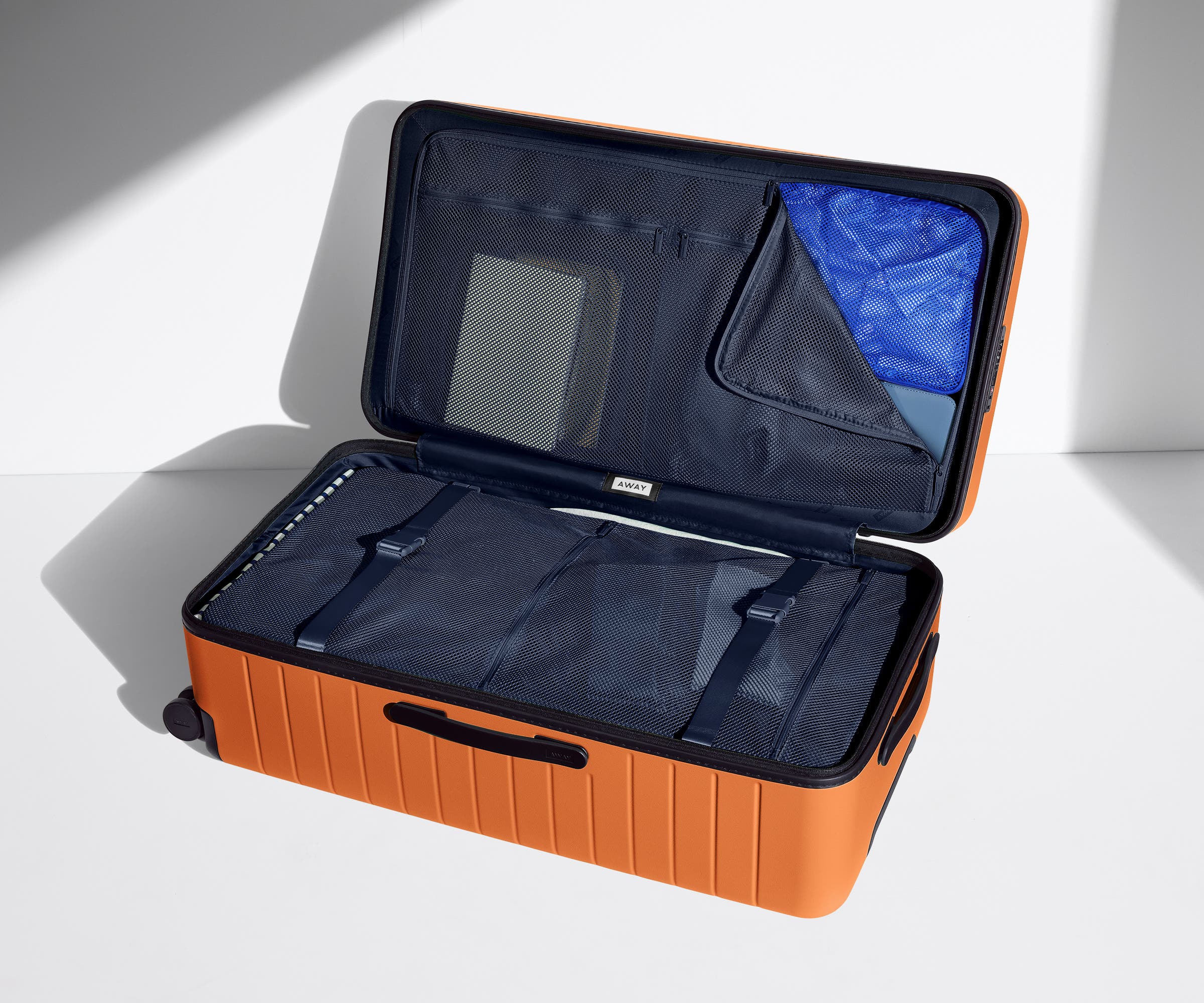 away-trunk-valise-soute-sorbet-orange-rigide image 5