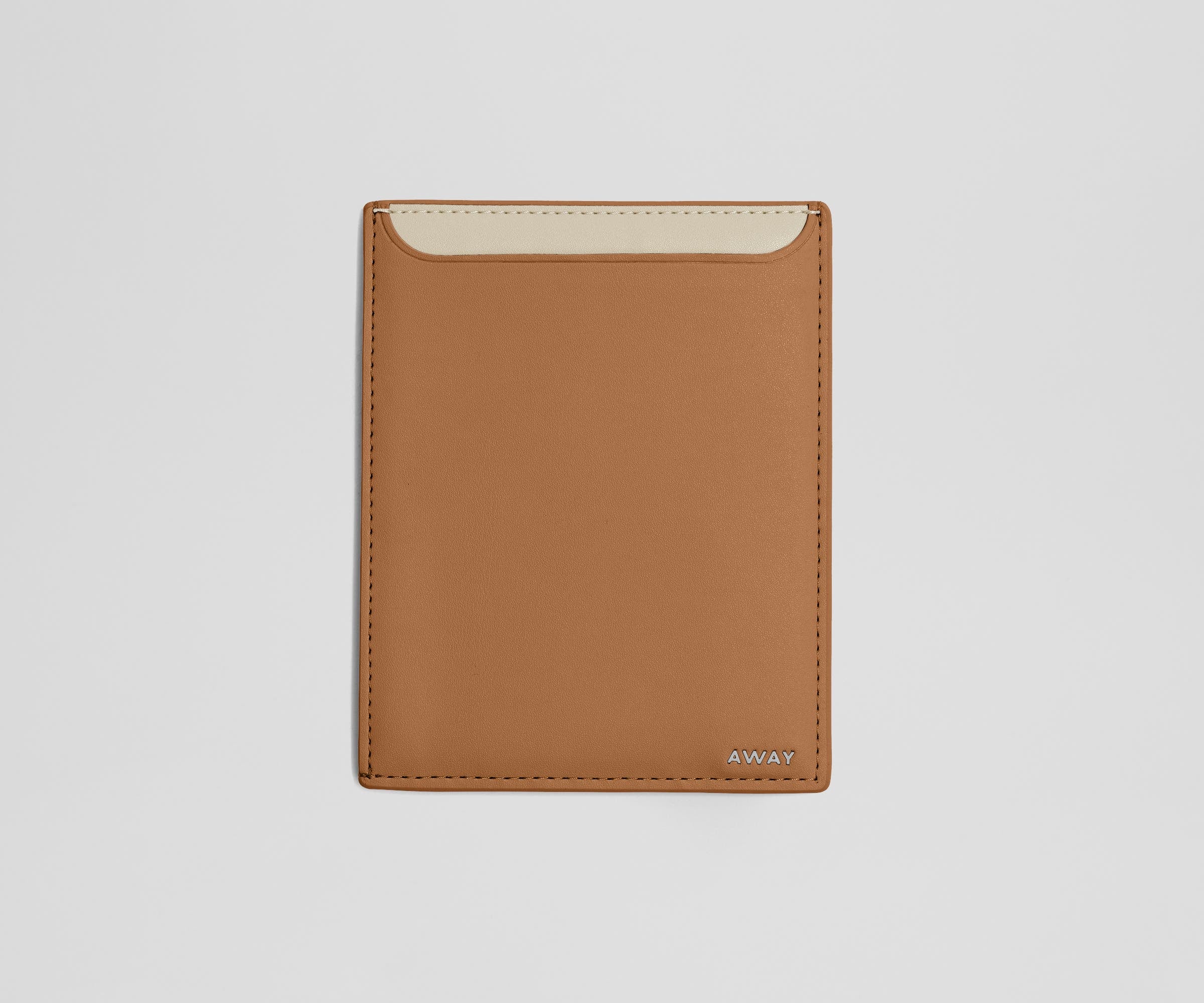 away-passport-wallet-tui-passeport-cuir-navy-blue image 2