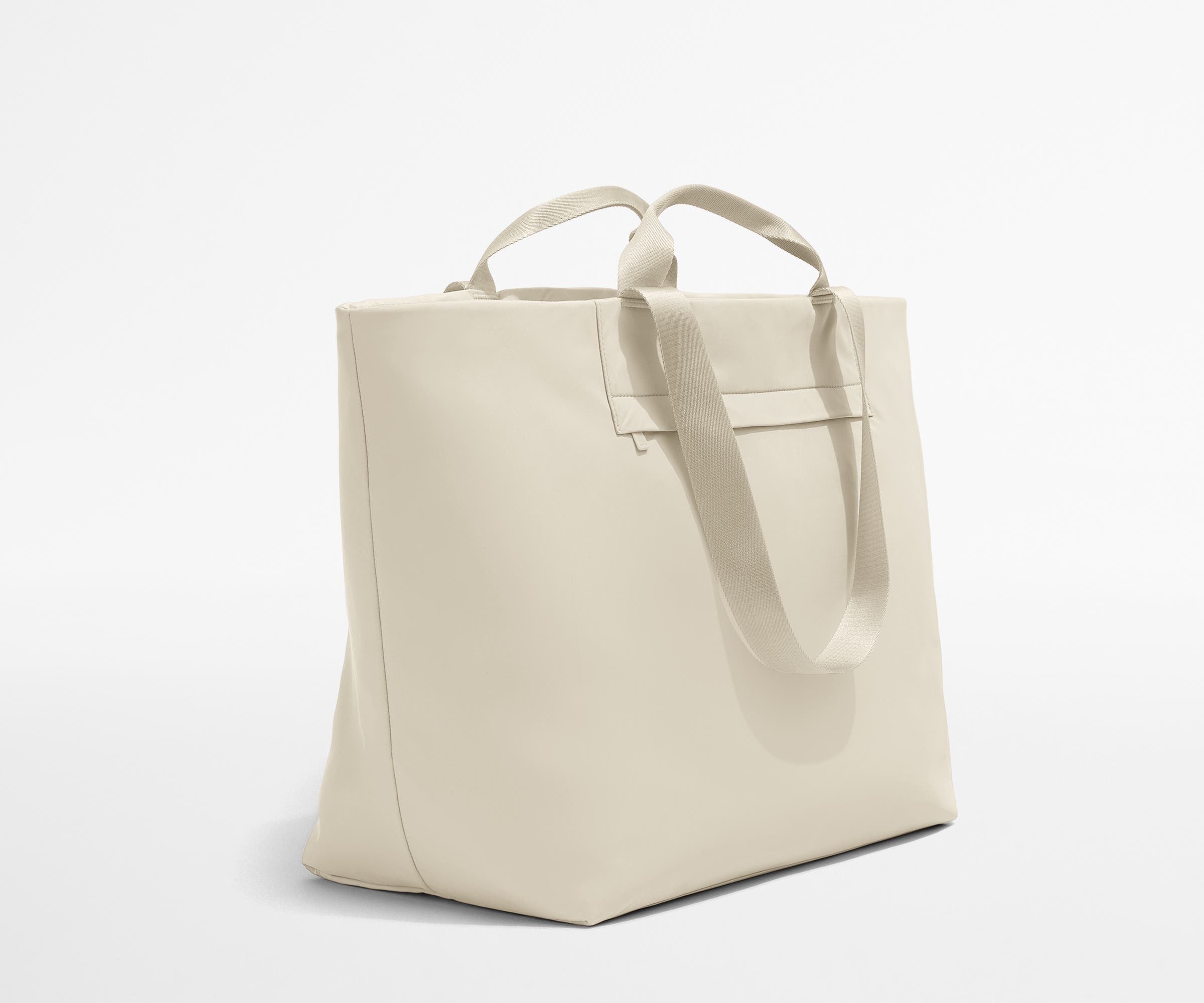 away-large-featherlight-tote-sac-cabas-salt-white-16-pouces image 3
