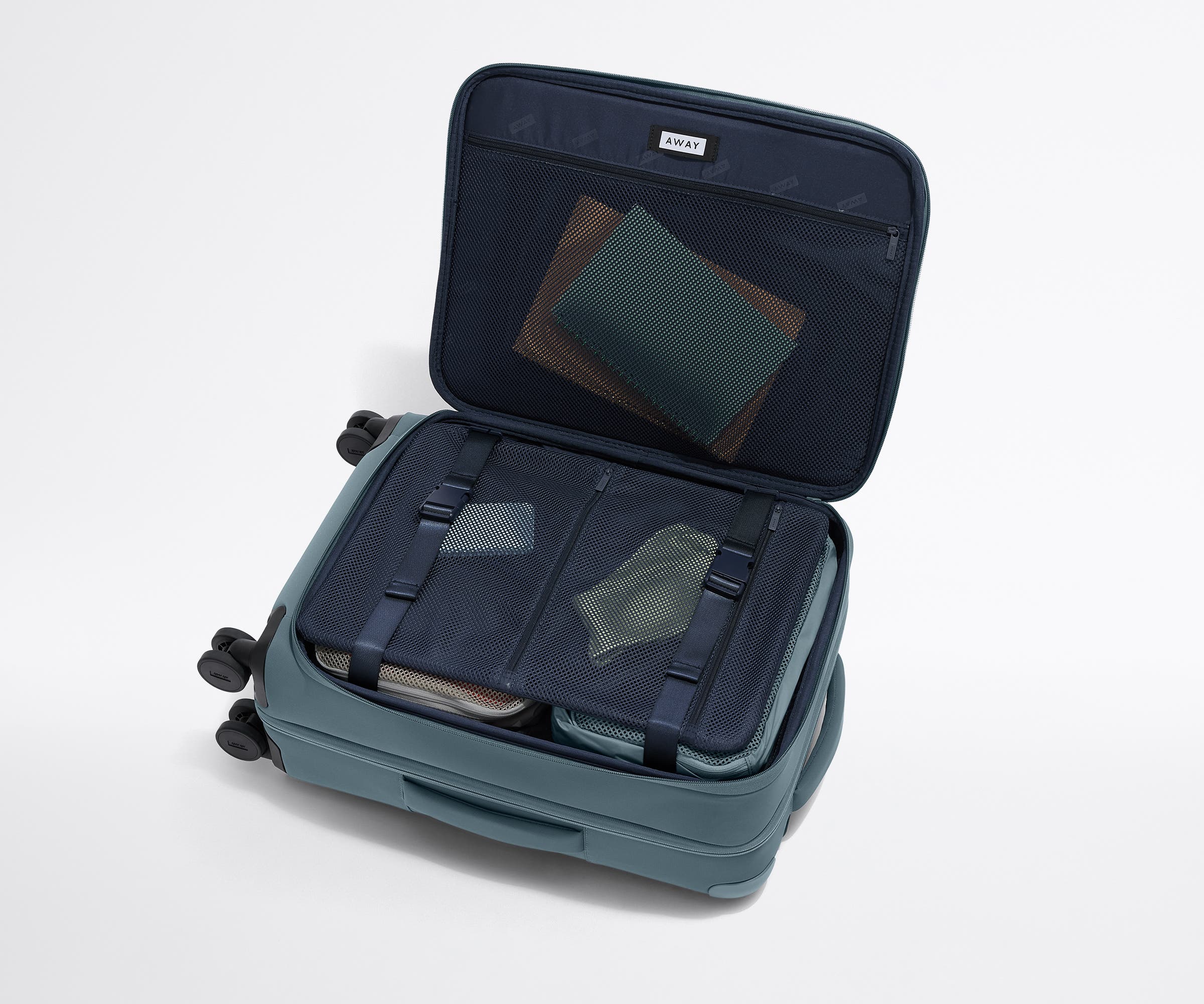 away-softside-bigger-carry-on-valise-cabine-coast-blue-extensible image 5
