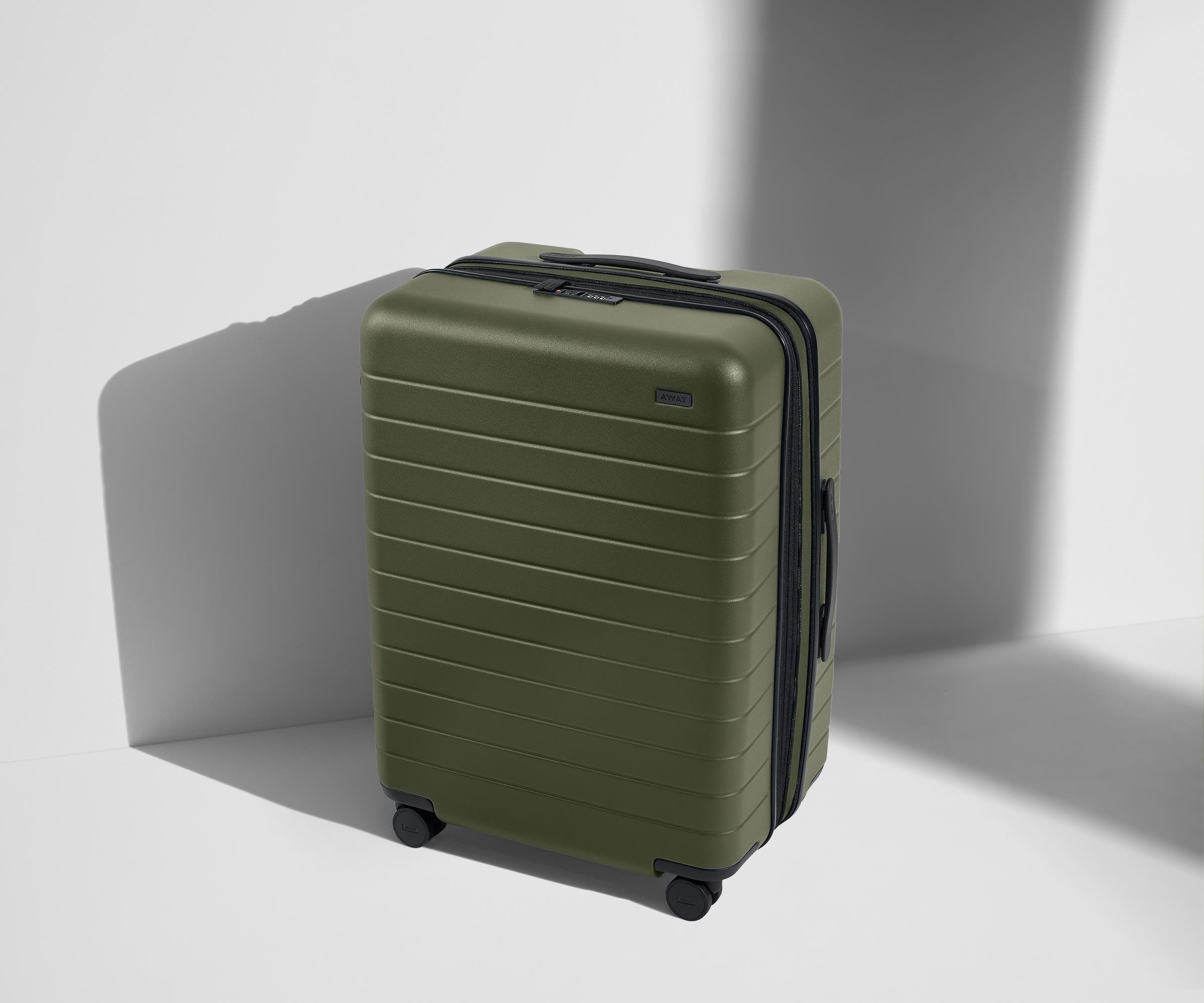 away-medium-flex-valise-soute-vert-olive-extensible image 1