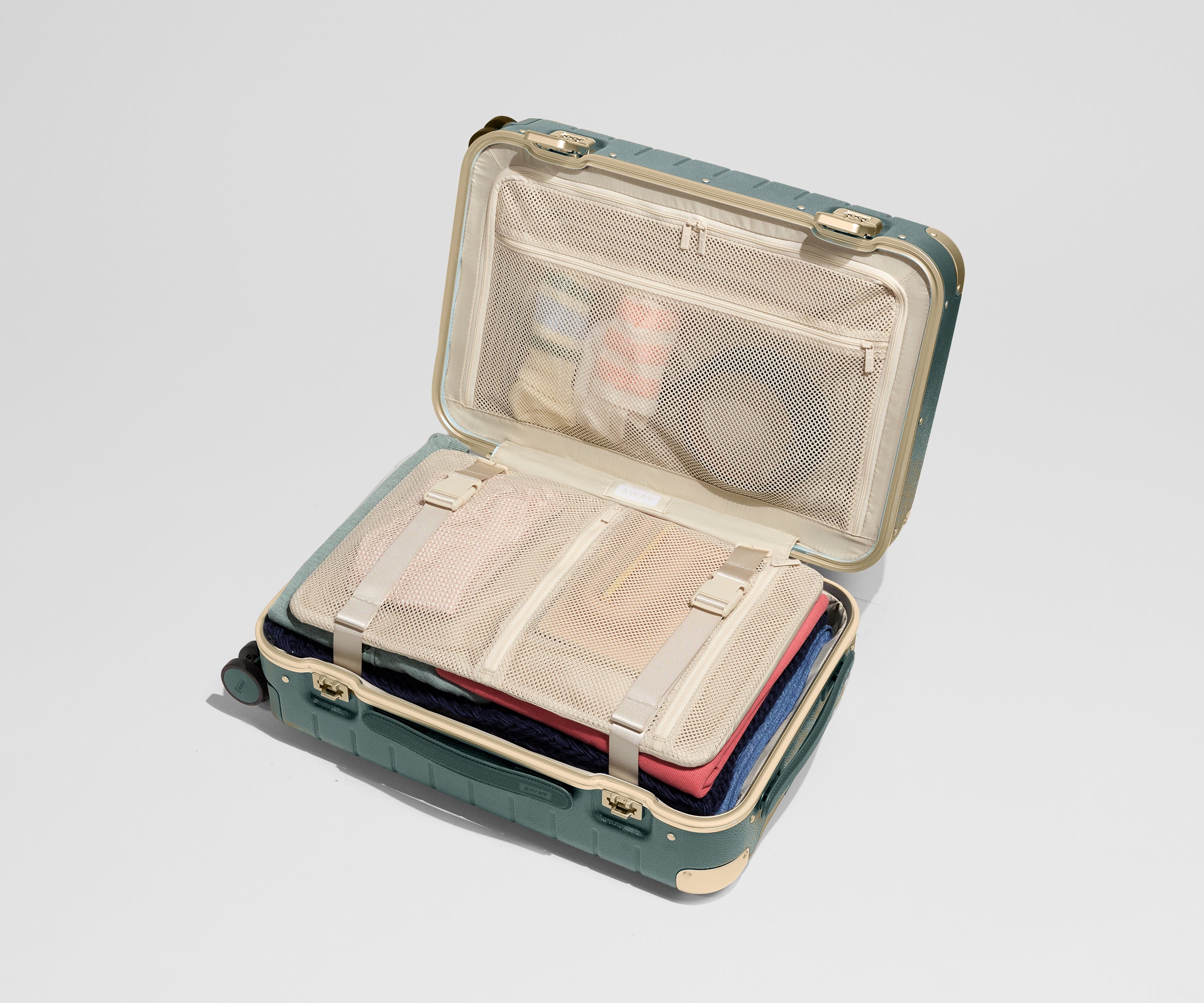 away-aluminum-edge-valise-cabine-ivy-green-rigide-aluminium image 6