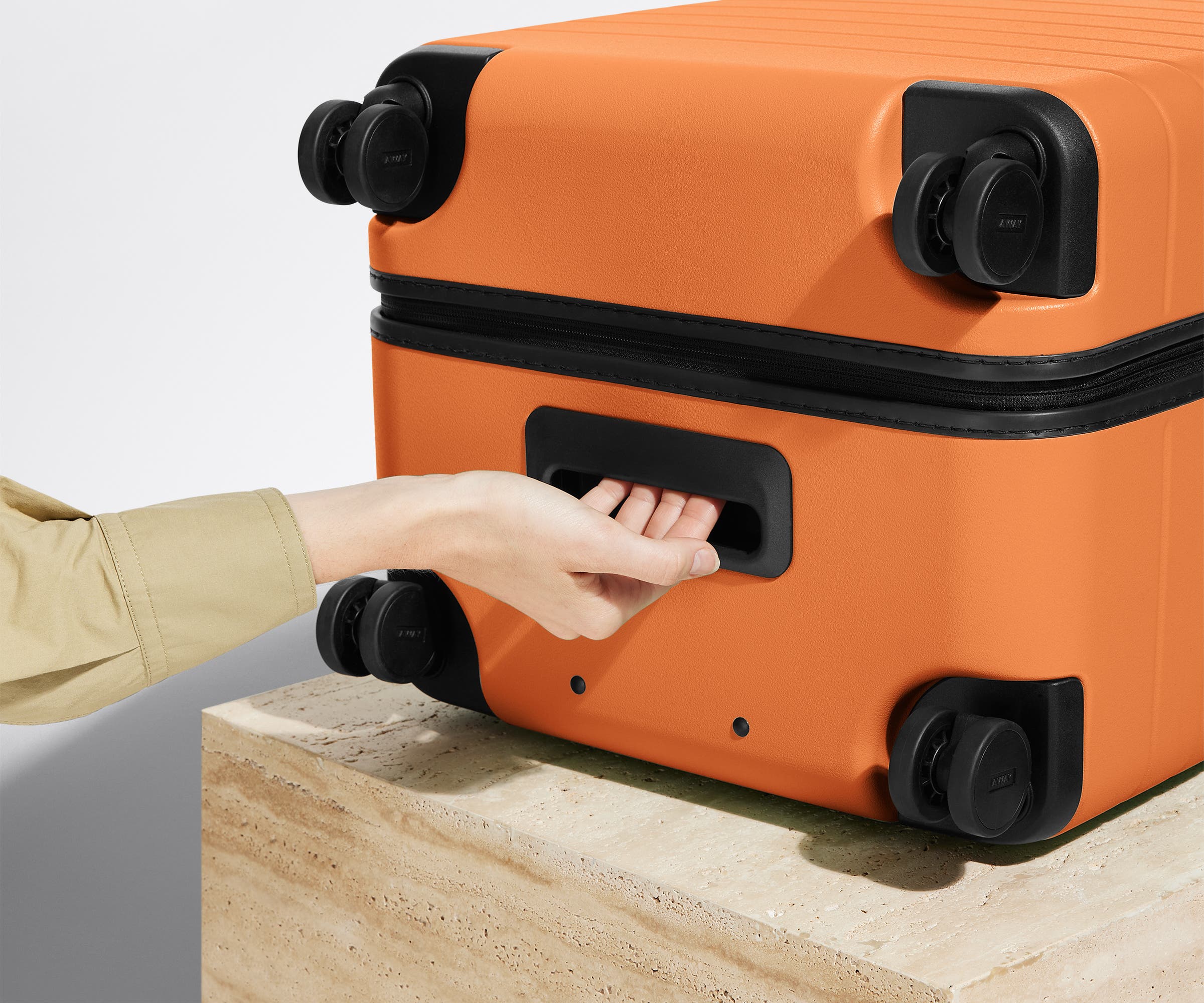 away-trunk-valise-soute-sorbet-orange-rigide image 6