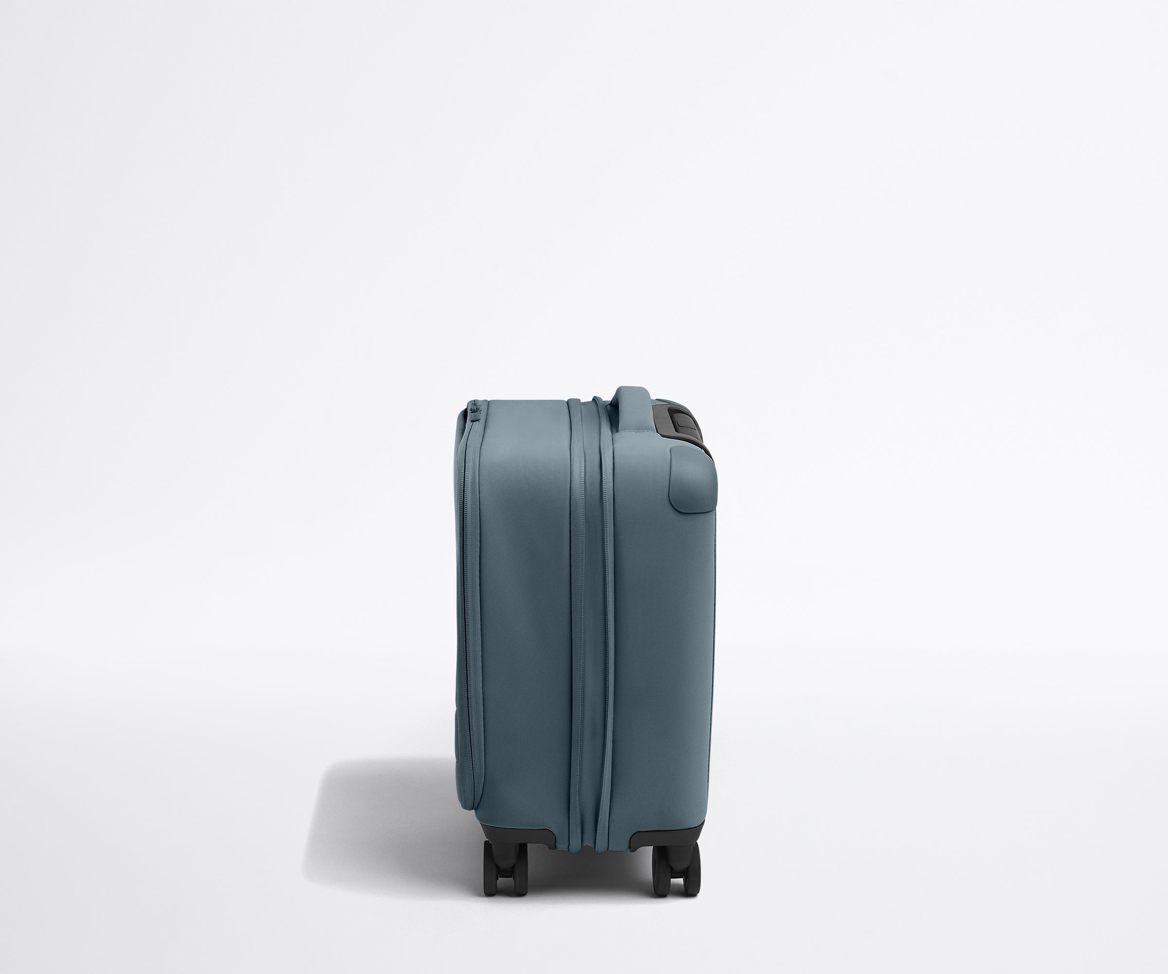 away-softside-valise-cabine-souple-bleue-coast-blue image 3