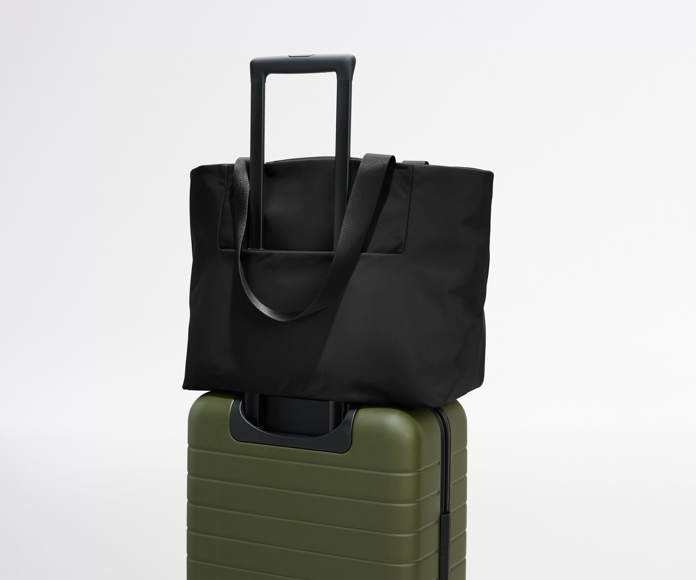away-featherlight-tote-tote-bag-jet-black-16-pouces-l-ger image 8