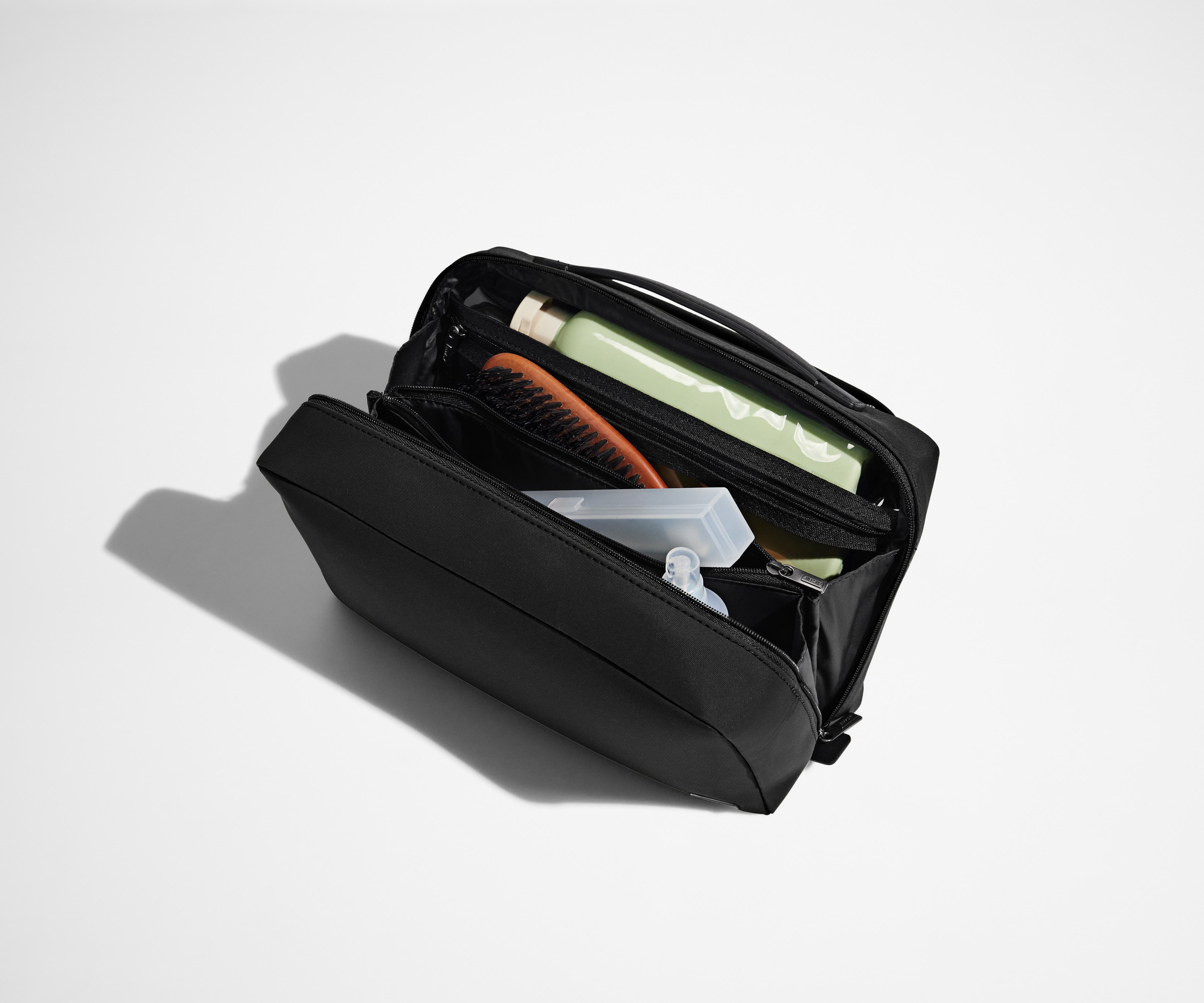 away-large-toiletry-bag-grande-trousse-de-toilette-noire-jet-black image 2