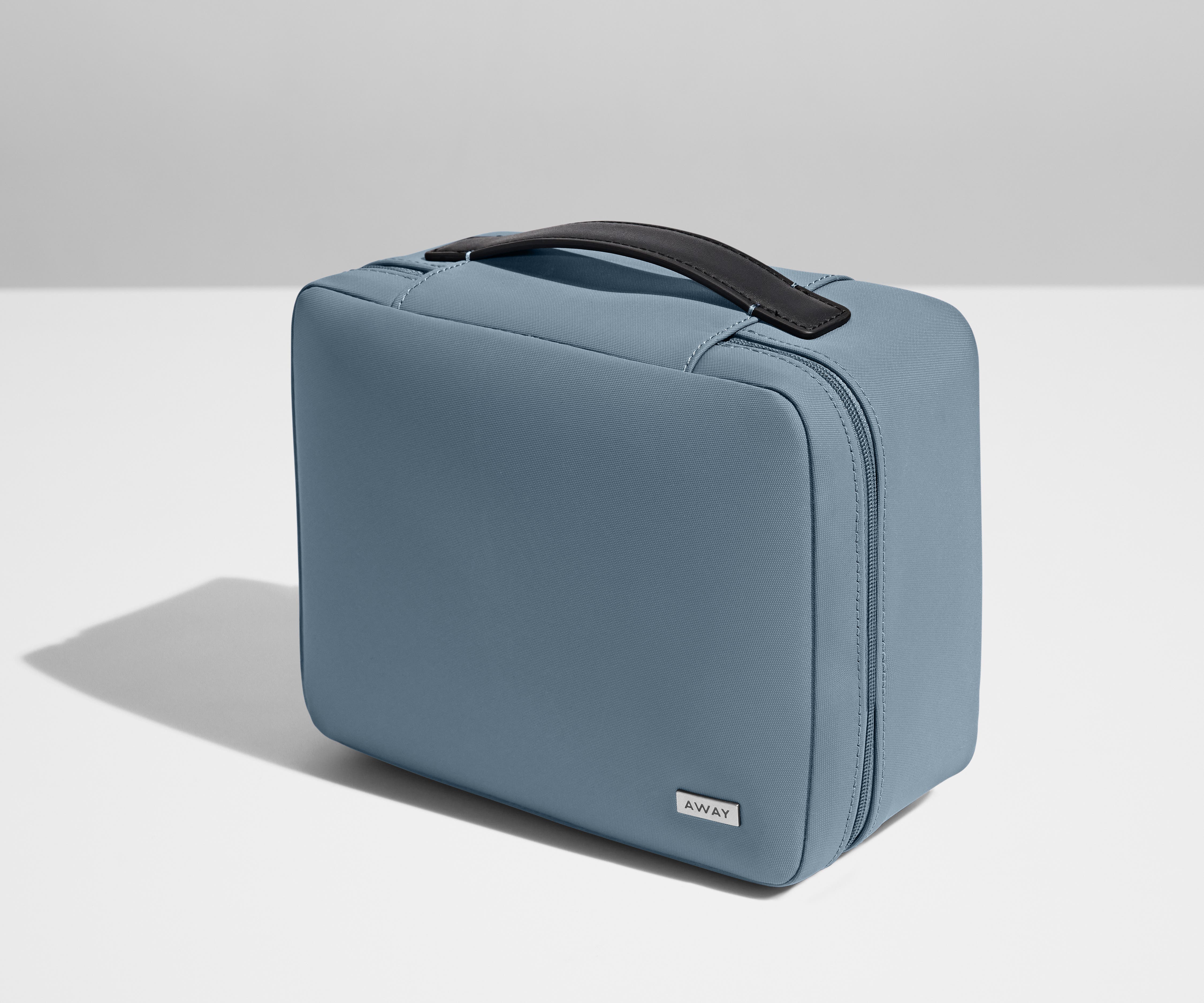 away-the-cosmetics-bag-trousse-bleu-c-te image 2