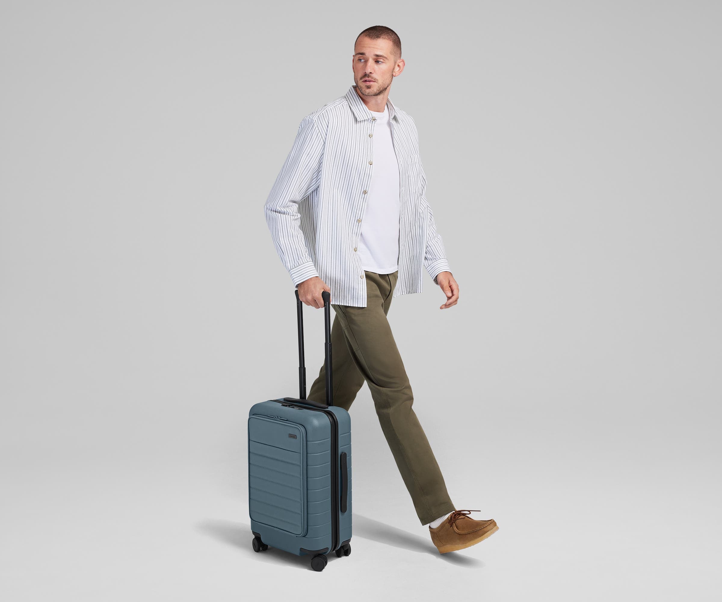 away-executive-carry-on-valise-cabine-coast-blue-ordinateur image 4