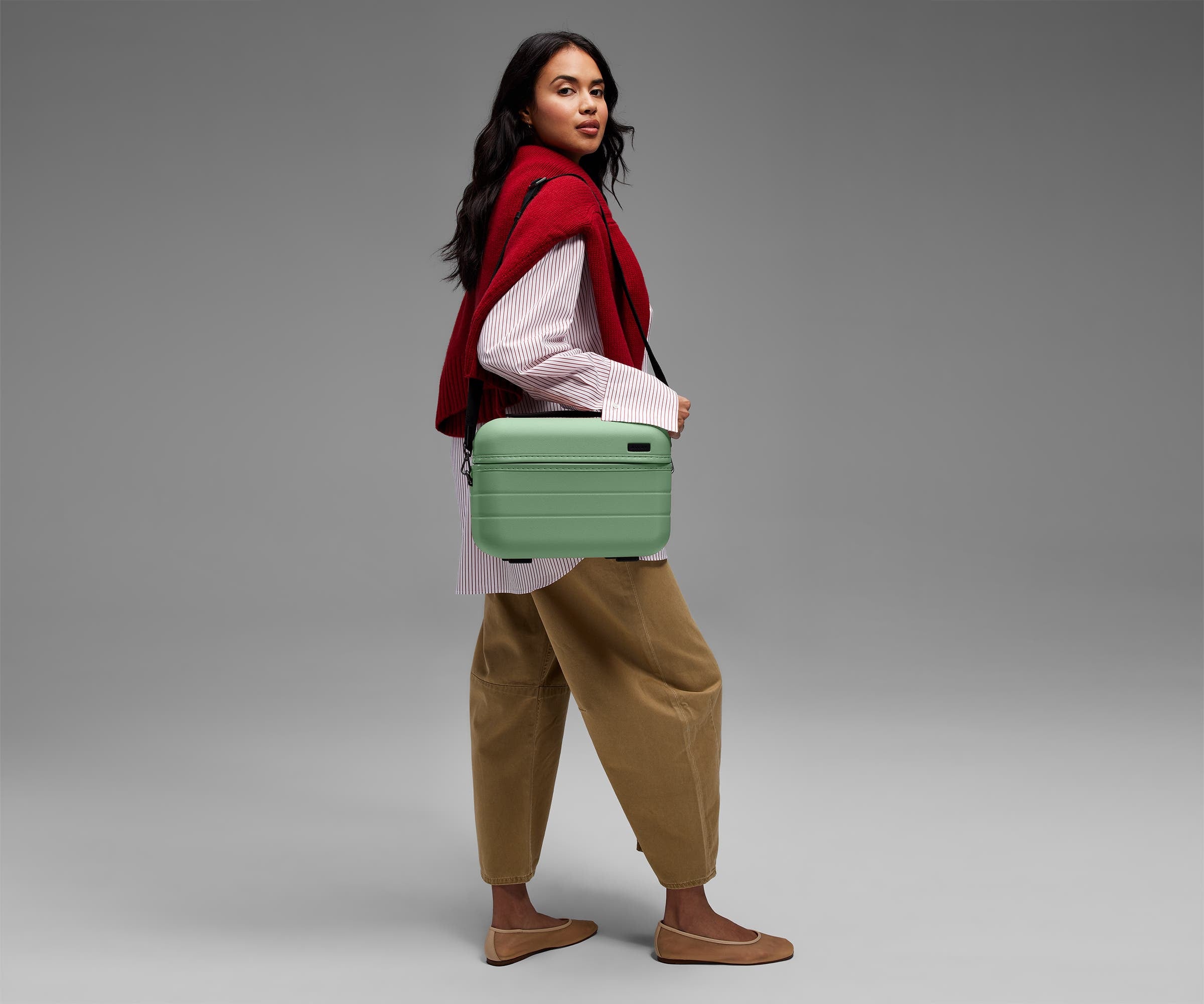 away-train-case-trousse-toilette-rigide-sea-green image 3