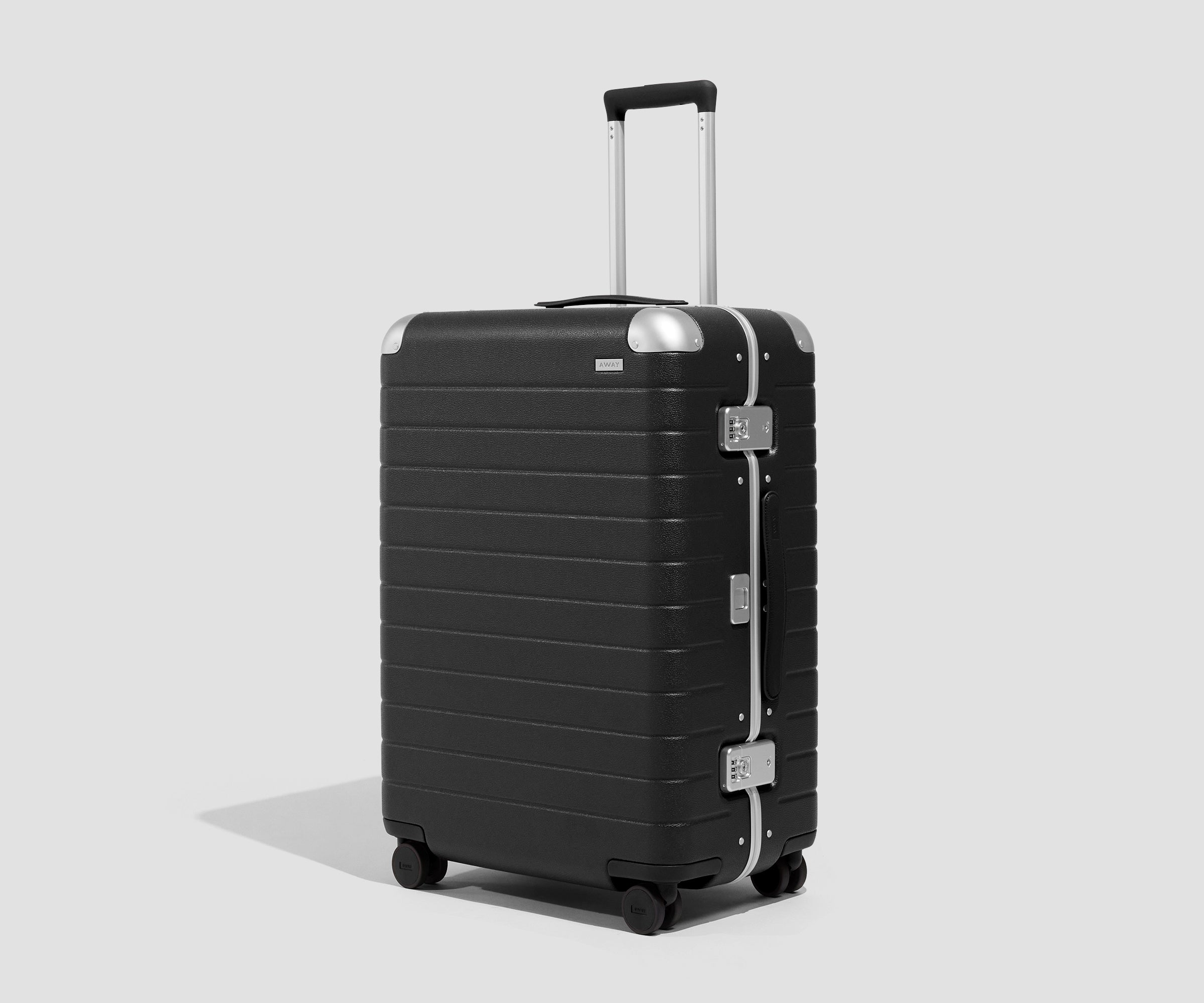 away-aluminum-edge-medium-valise-soute-noir-jet-black-aluminium image 1