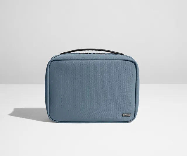 away-toiletry-bags-trousse-suspendue-coast-blue-trousse-de-toilette-nylon image 1