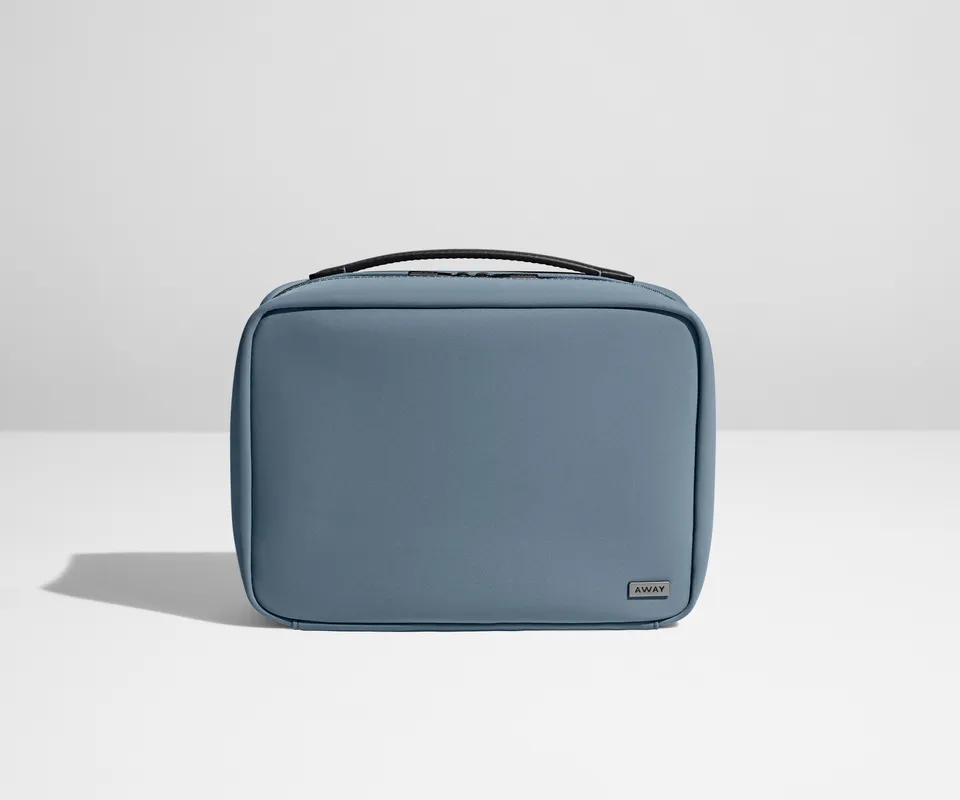 away-toiletry-bags-trousse-suspendue-coast-blue-trousse-de-toilette-nylon image 1