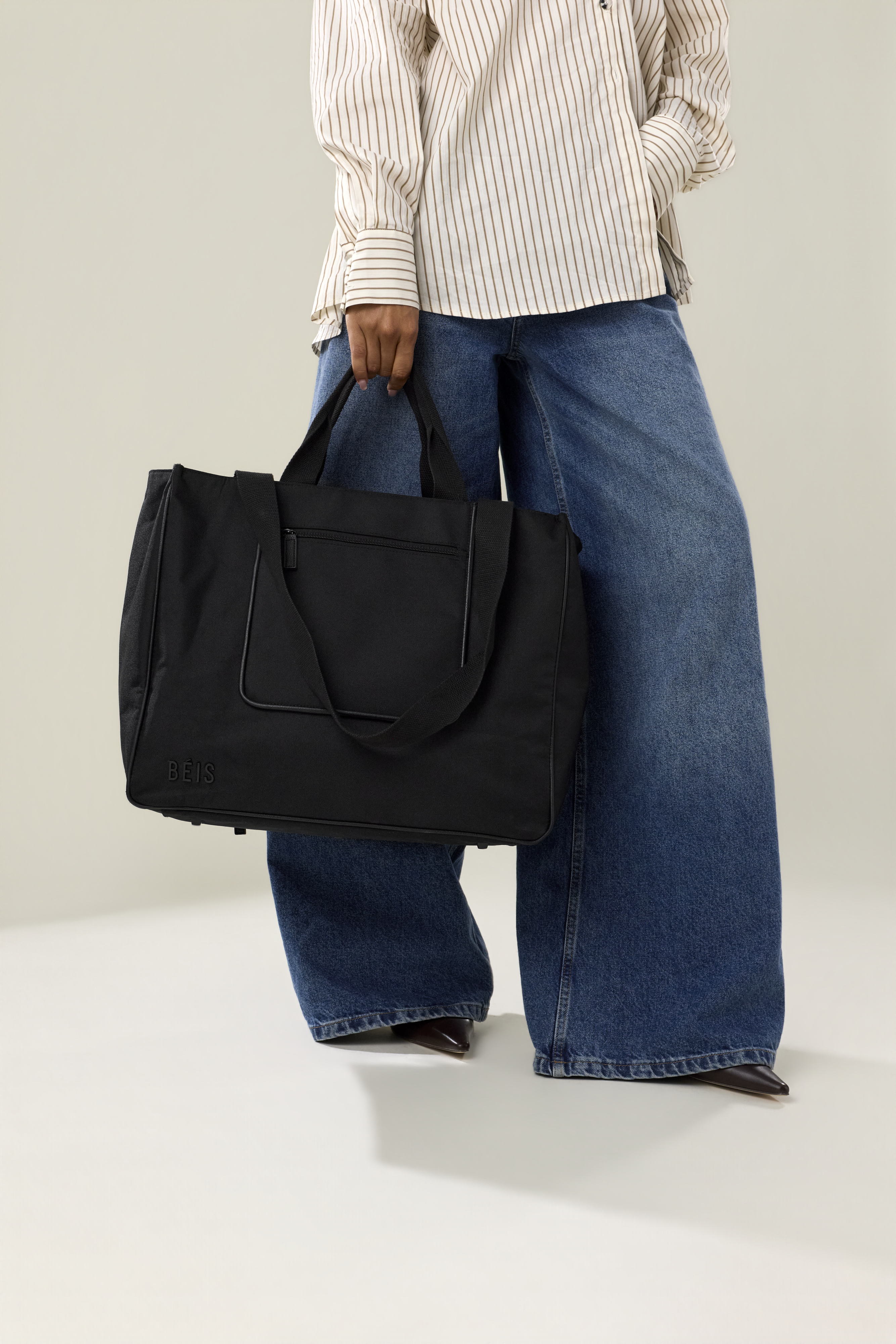 beis-east-to-west-sac-tote-bag-noir-recycl image 3