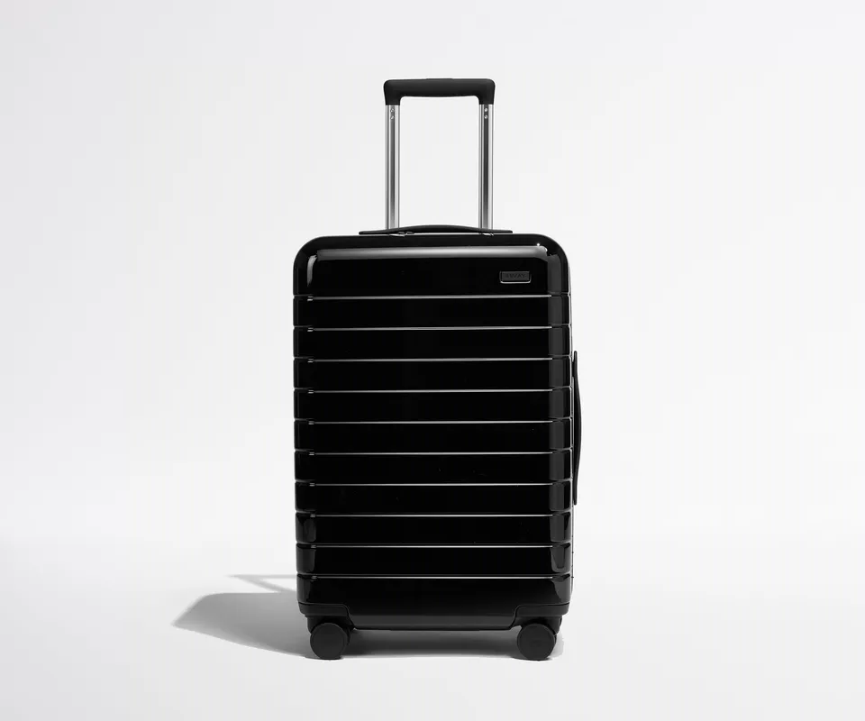 away-bigger-carry-on-valise-cabine-black-tie-noir image 1