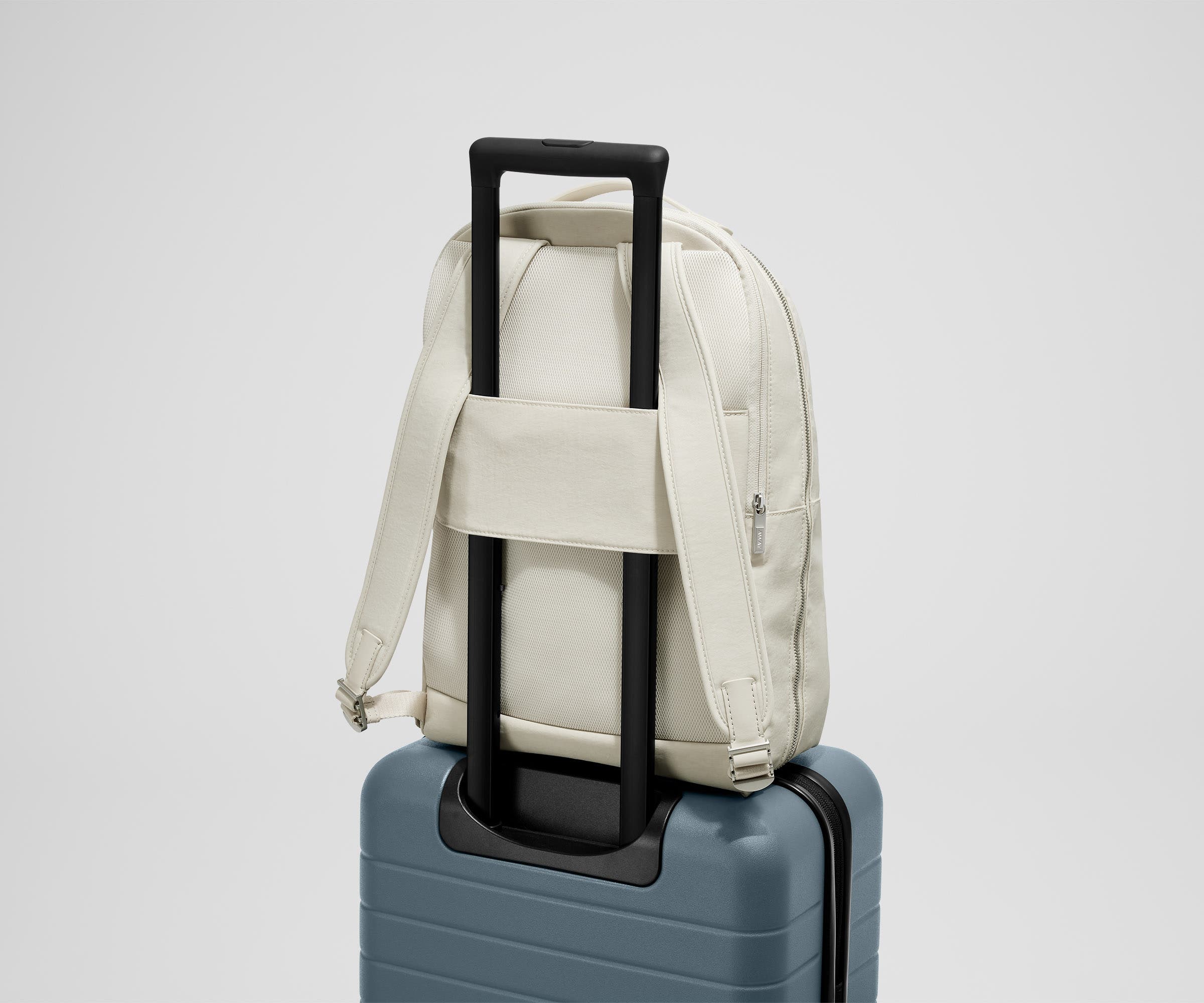 away-everywhere-zip-backpack-sac-dos-salt-white-nylon-textur image 6