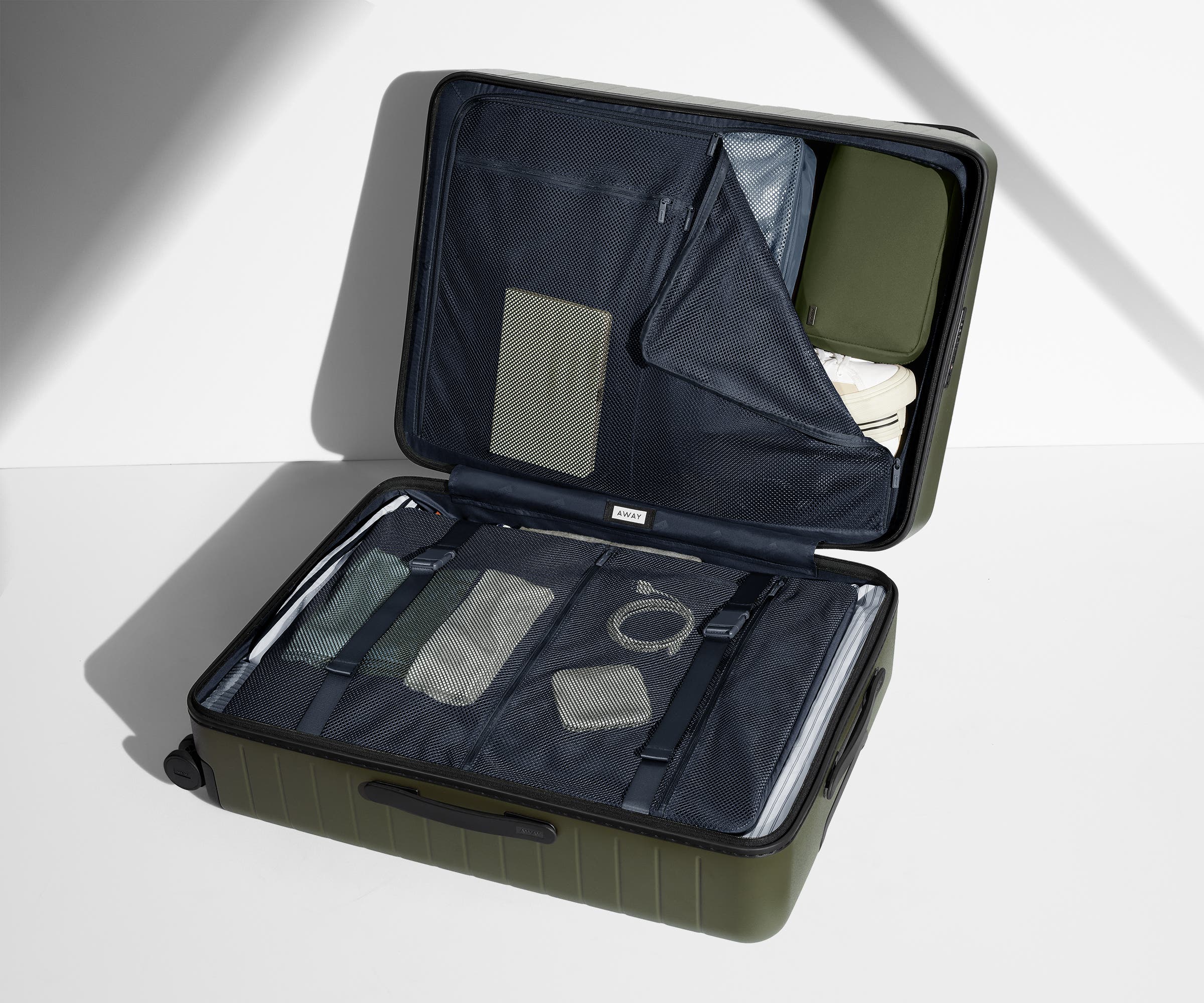 away-large-valise-soute-vert-olive-rigide image 4