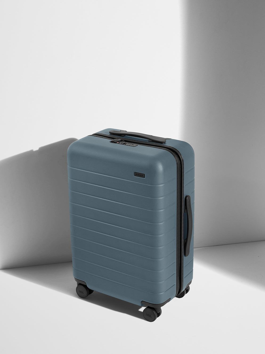 away-best-bundle-set-valise-bigger-carry-on-sac-everywhere image 3