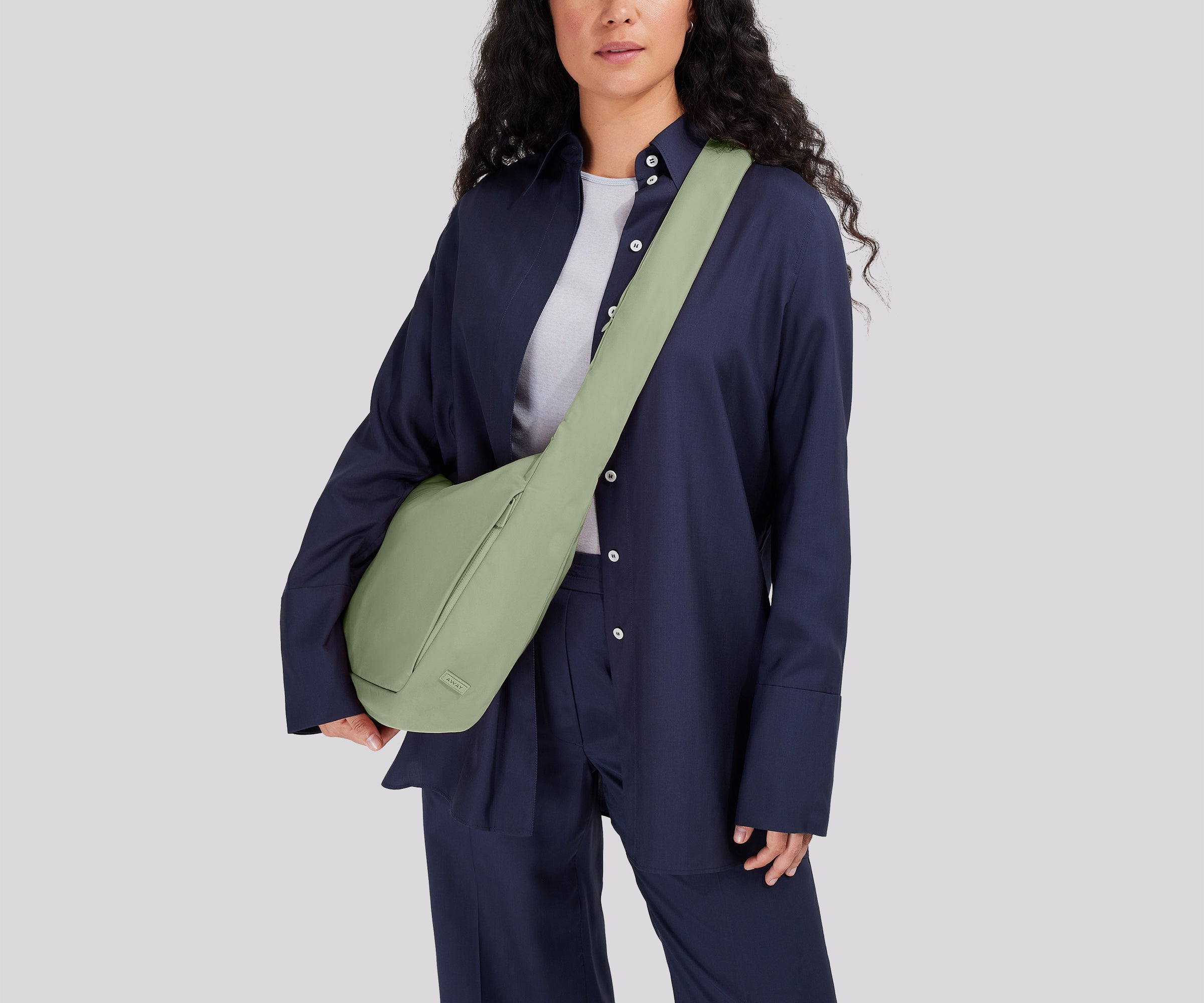 away-featherlight-crossbody-sac-bandouli-re-vert-sauge image 2