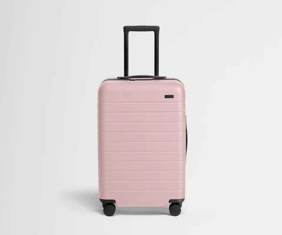 away-bigger-carry-on-valise-cabine-rose-blush-pink-rigide image 1