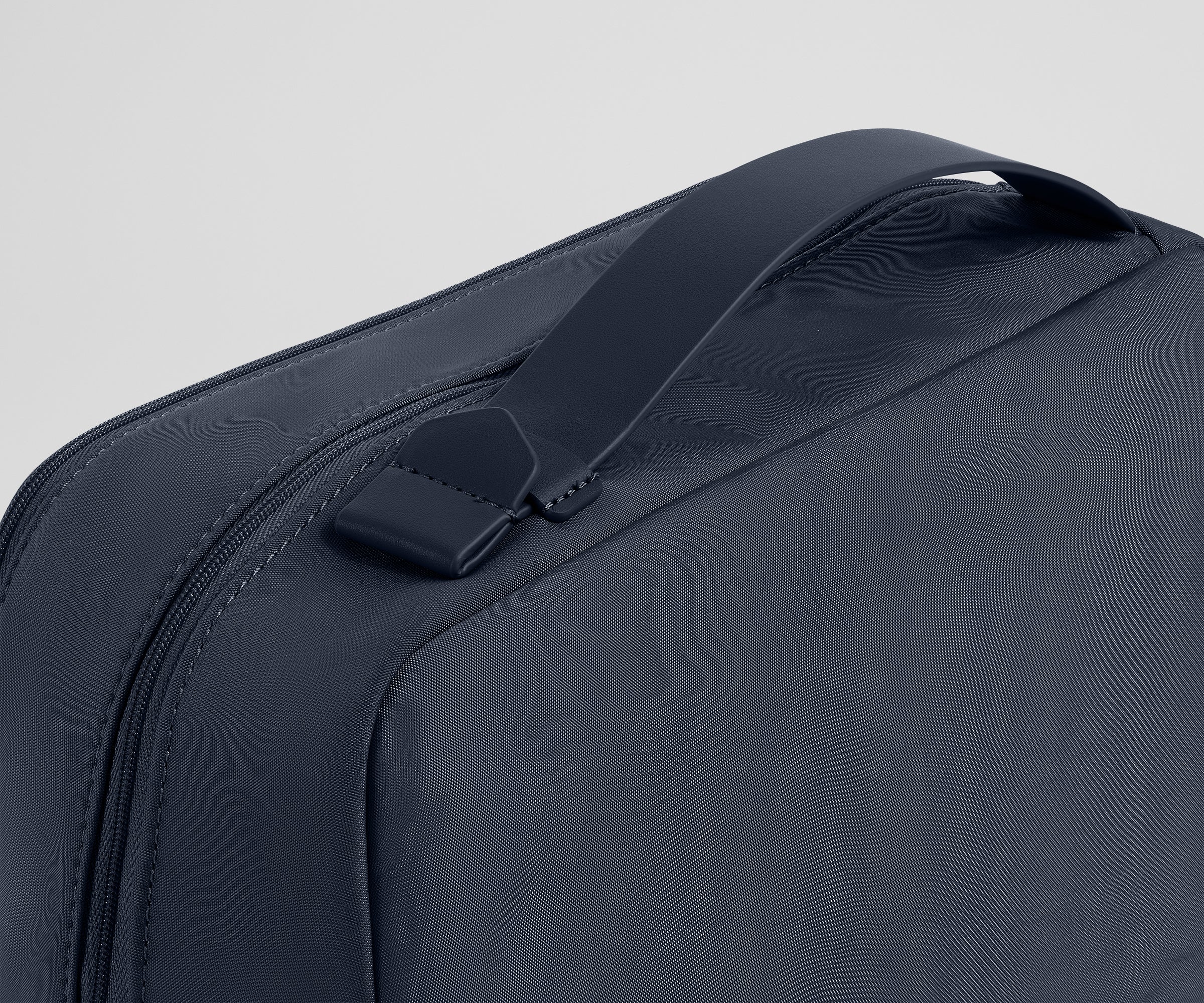 away-extra-large-trousse-de-toilette-navy-blue-grand-format image 6