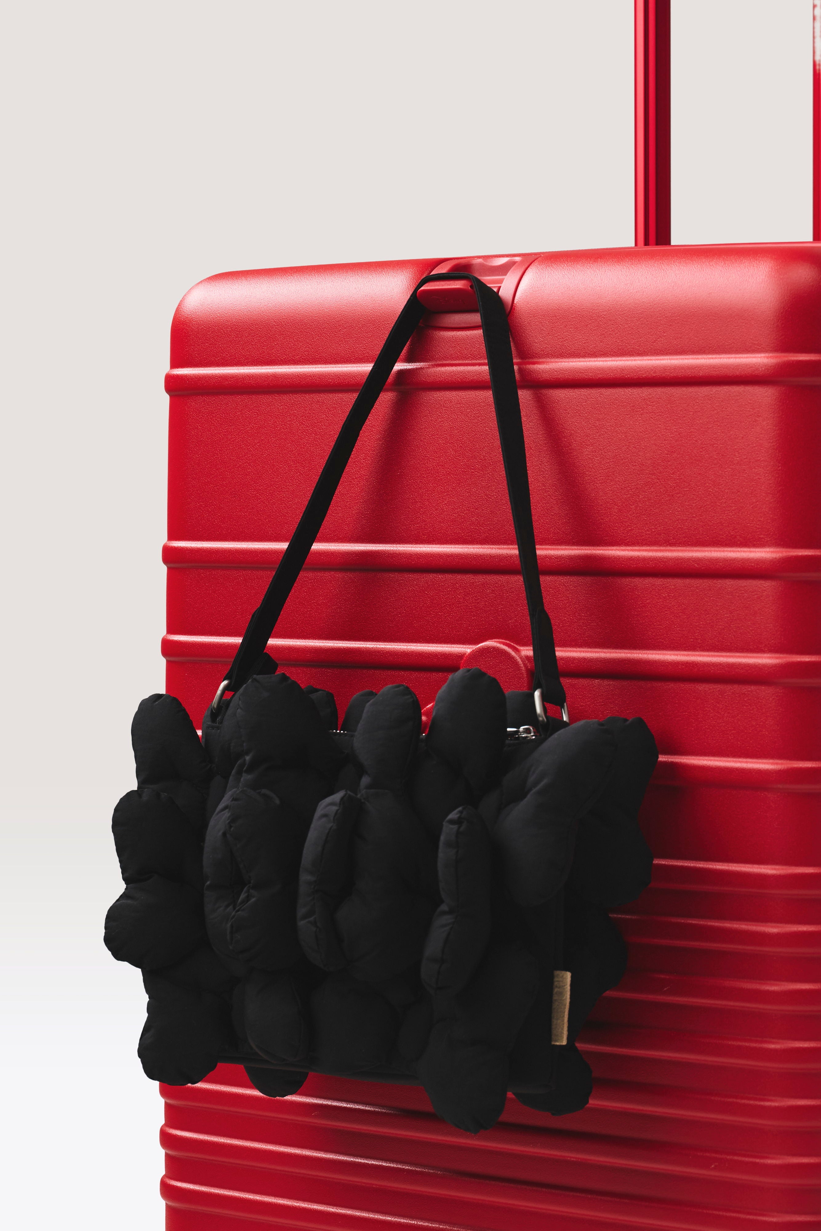 beis-tote-minnie-bow-handbag-tote-bag-noir-disney image 4
