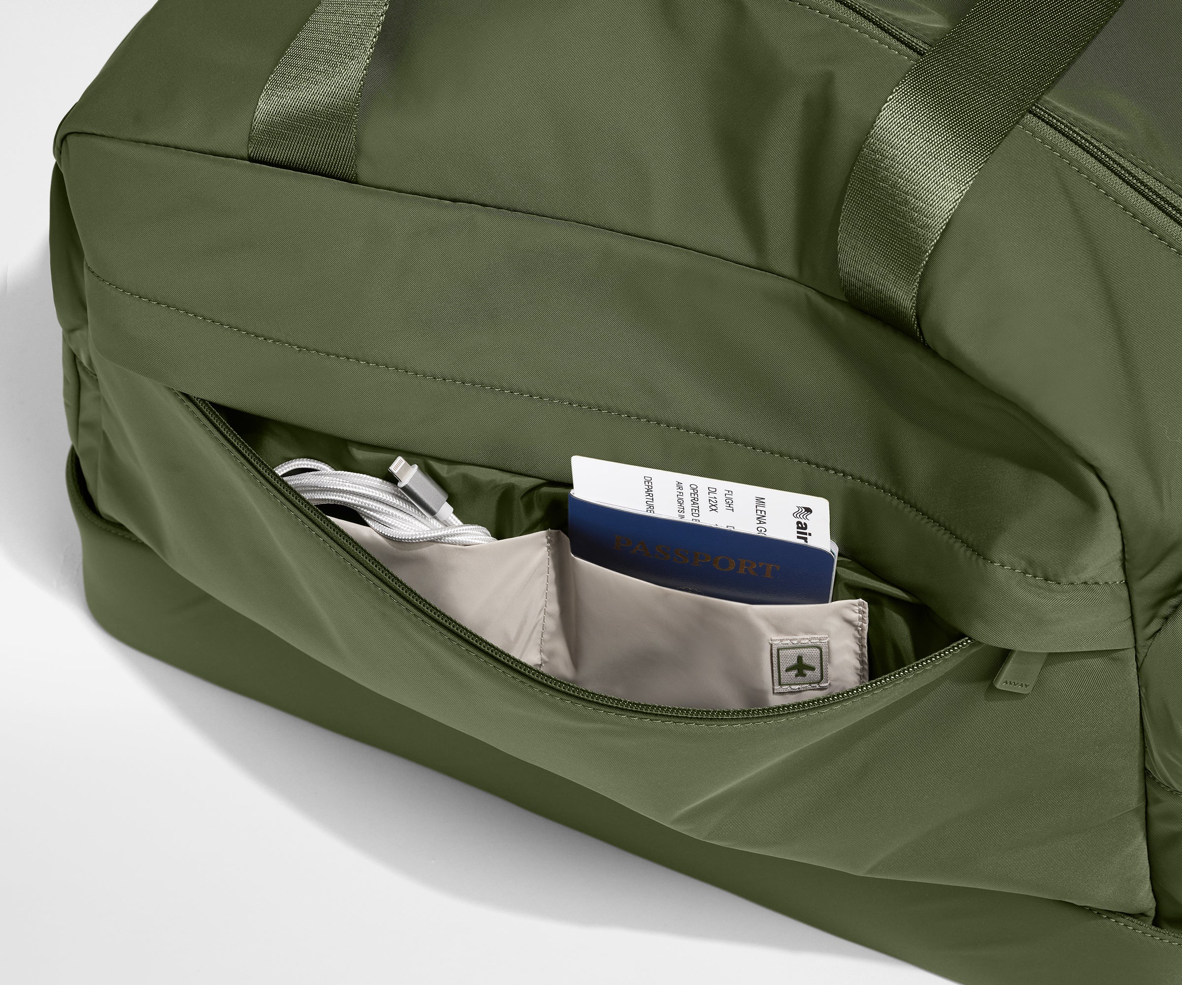 away-featherlight-weekender-sac-de-voyage-olive-green-44l image 4