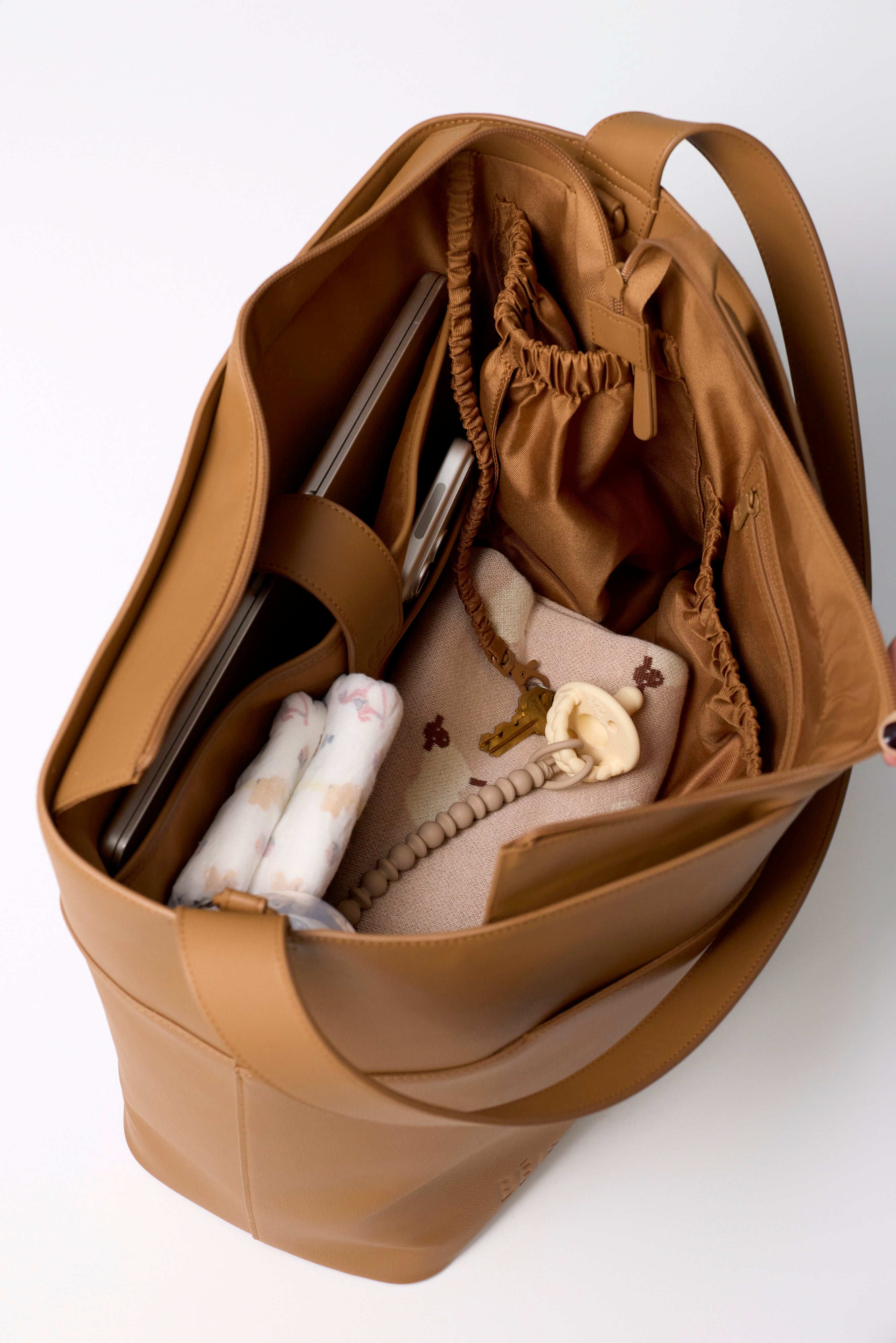 b-is-diaper-tote-sac-langer-camel-simili-cuir image 5