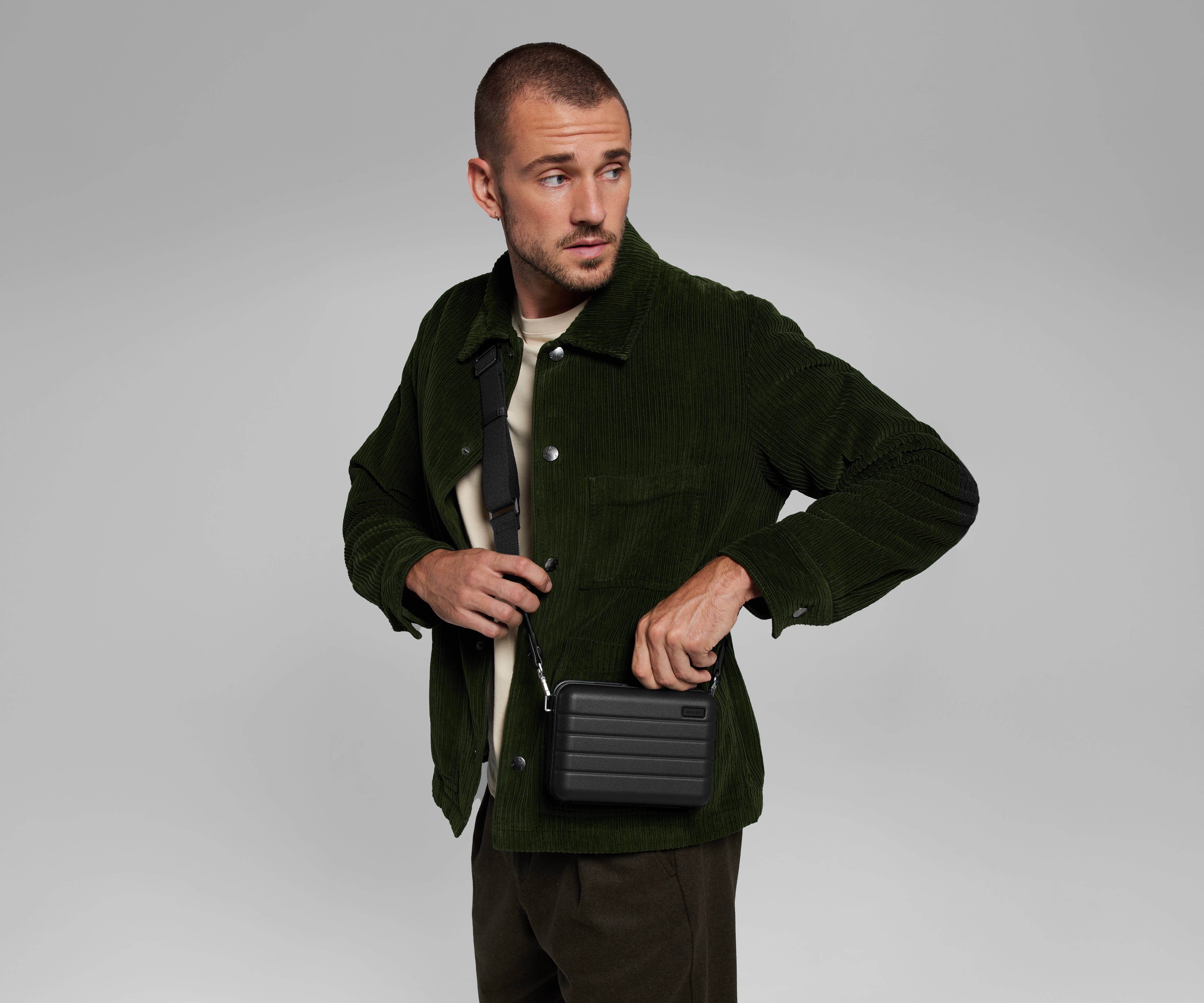 away-mini-crossbody-sac-bandouli-re-noir-coque-rigide image 5