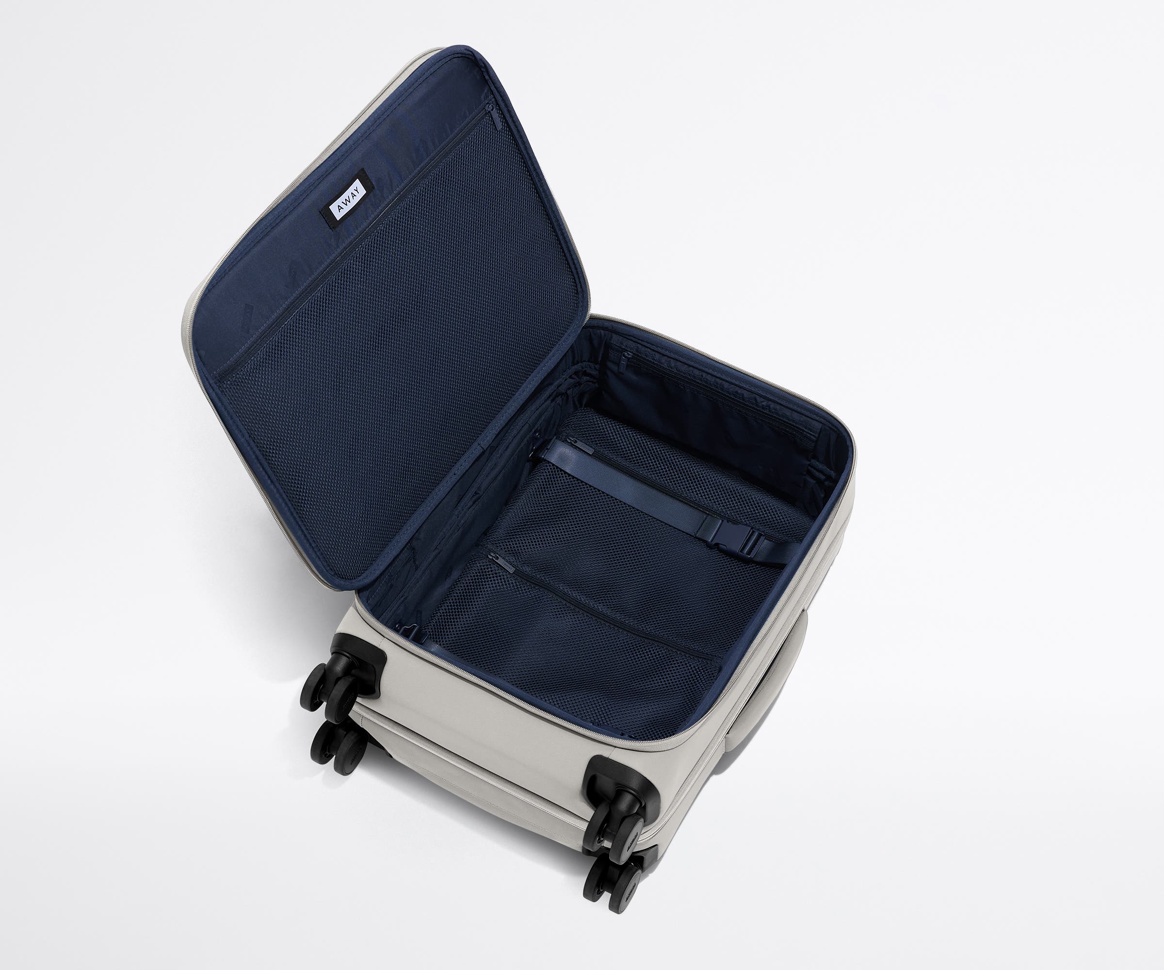 away-softside-bigger-carry-on-valise-cabine-cloud-gray-extensible image 8