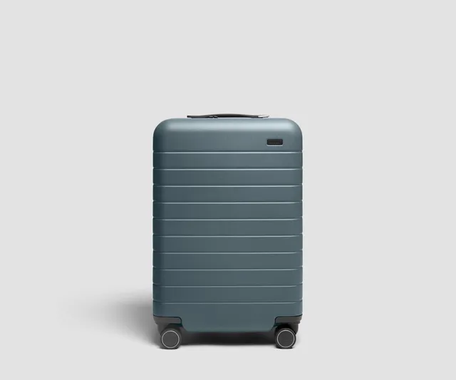 away-bigger-carry-on-3-valise-cabine-coast-blue-rigide image 1