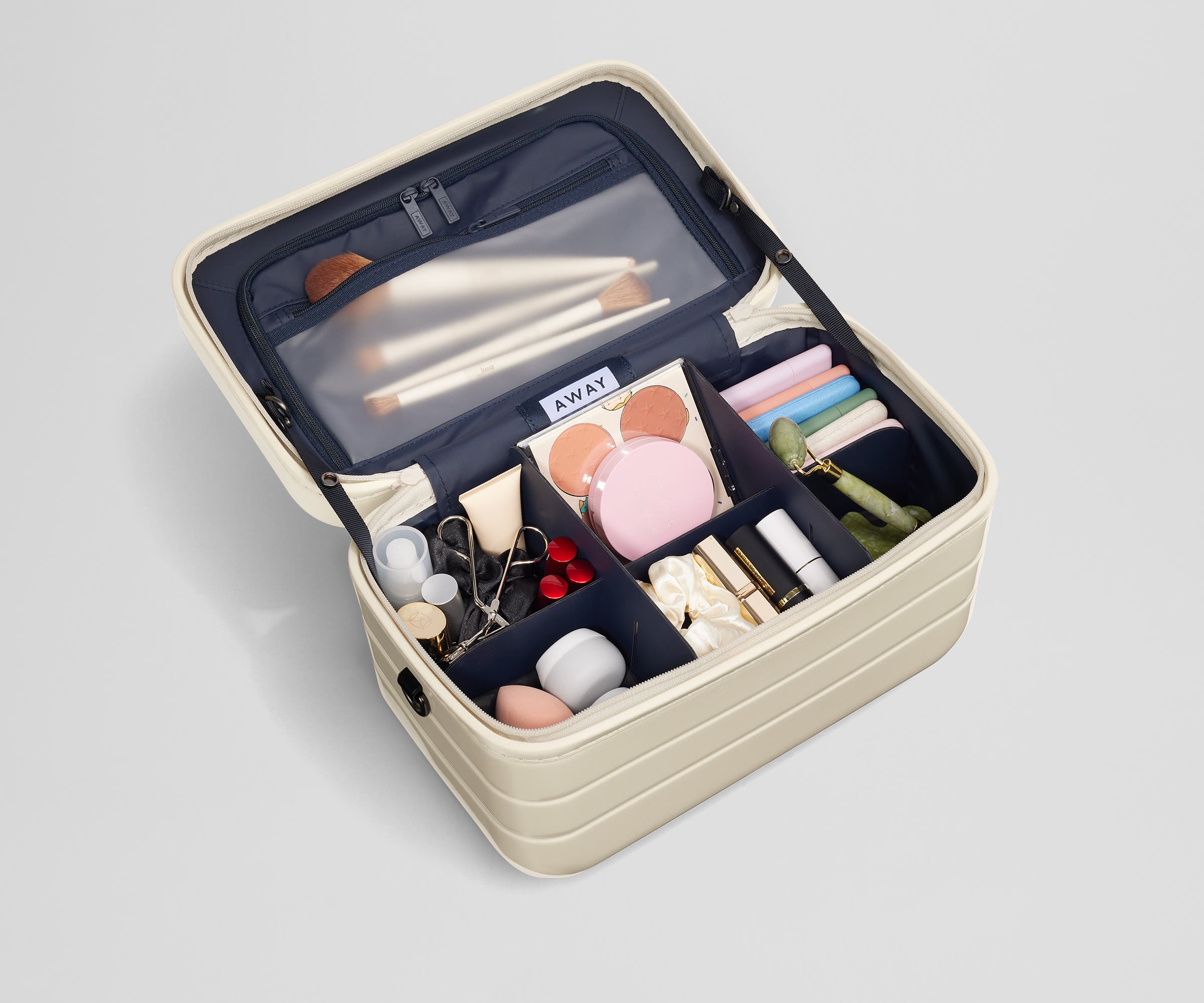 away-train-case-vanity-rigide-salt-white-gloss-polycarbonate image 5