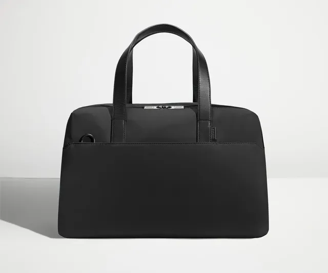 away-the-overnight-bag-sac-duffle-week-end-bleu-marine image 1