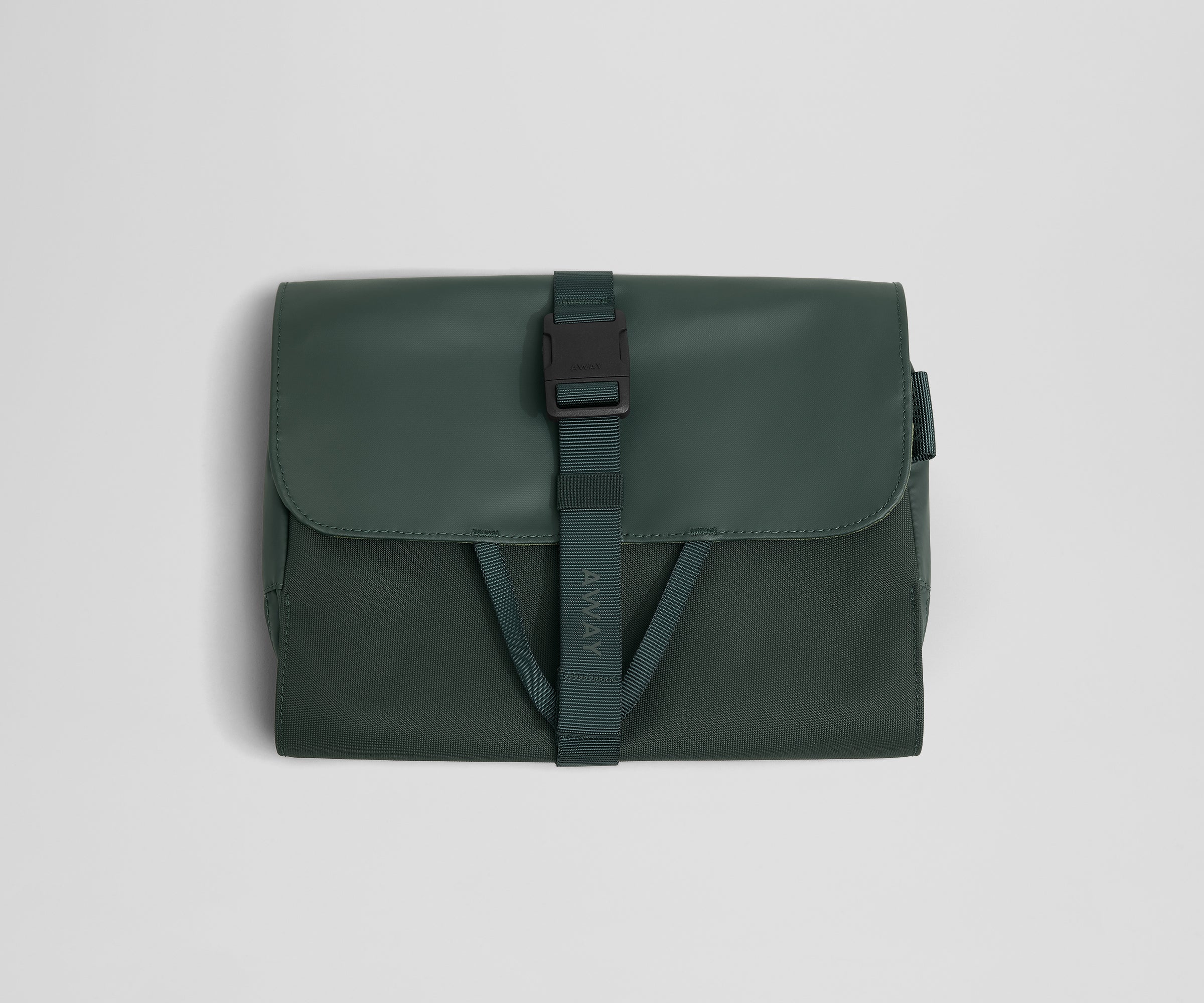 away-active-hanging-toiletry-bag-trousse-suspendue-recycl-e image 3