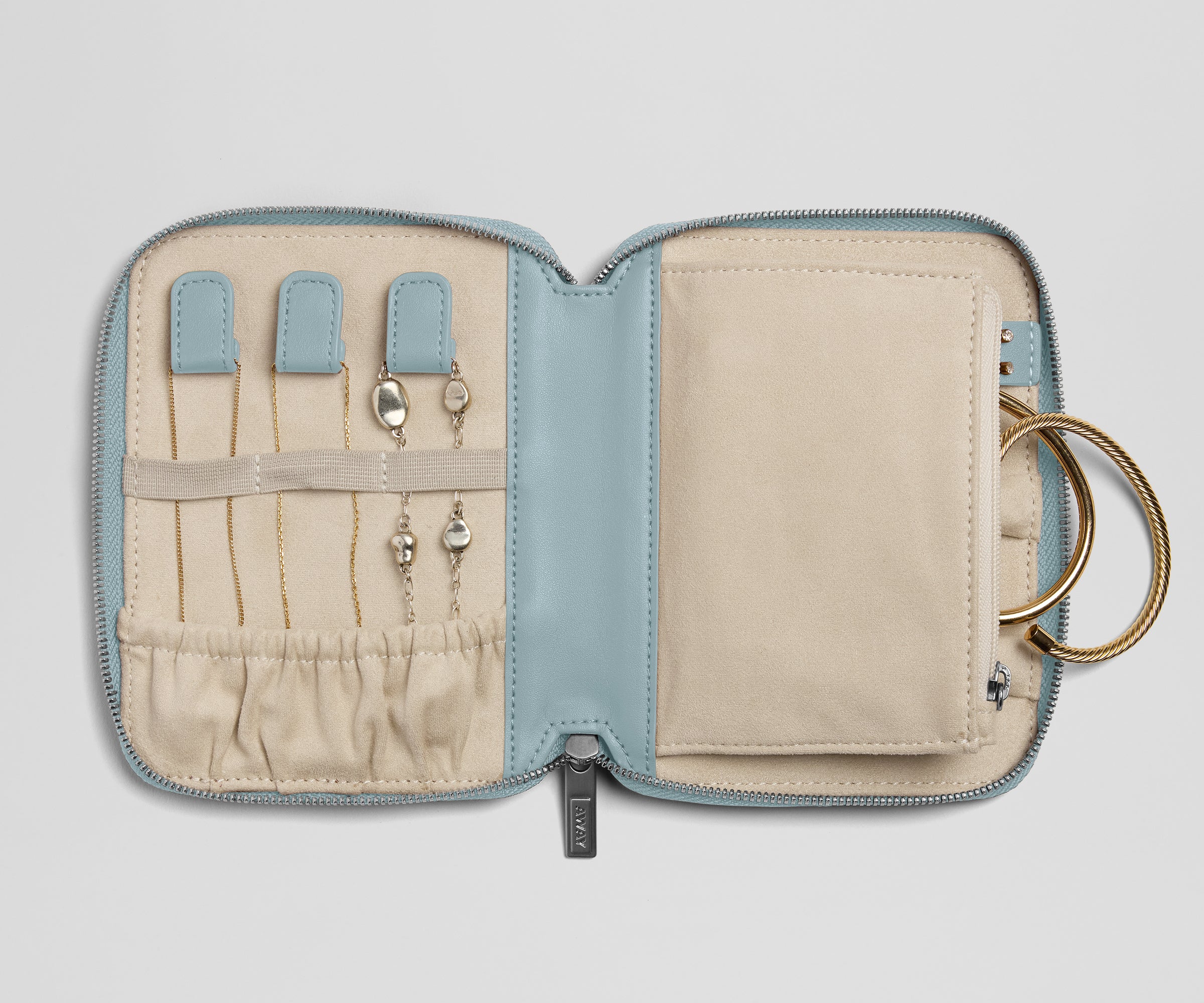 away-slim-jewelry-organizer-pochette-bijoux-arctic-blue image 2