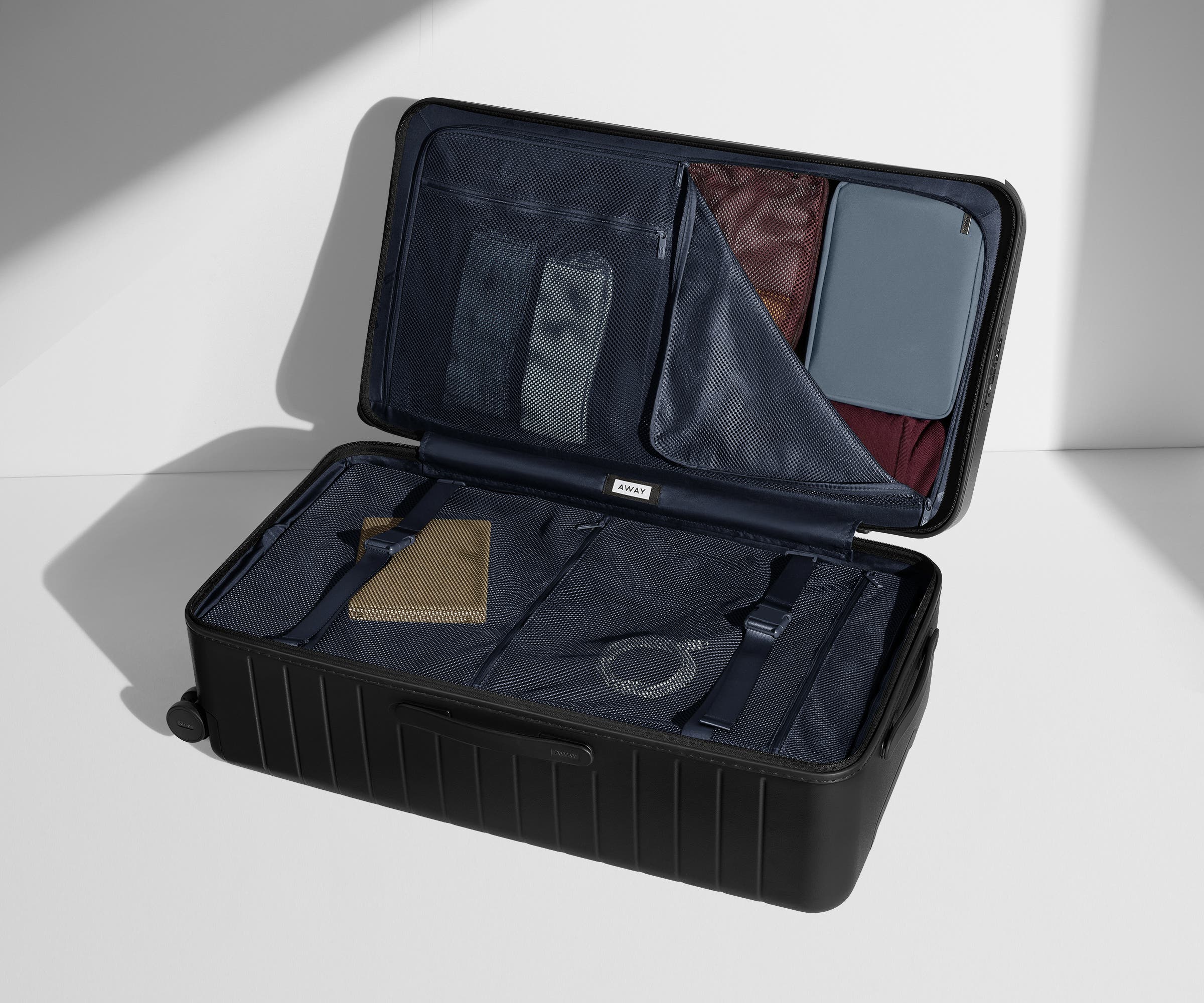 away-the-trunk-valise-soute-noir-coque-rigide image 5